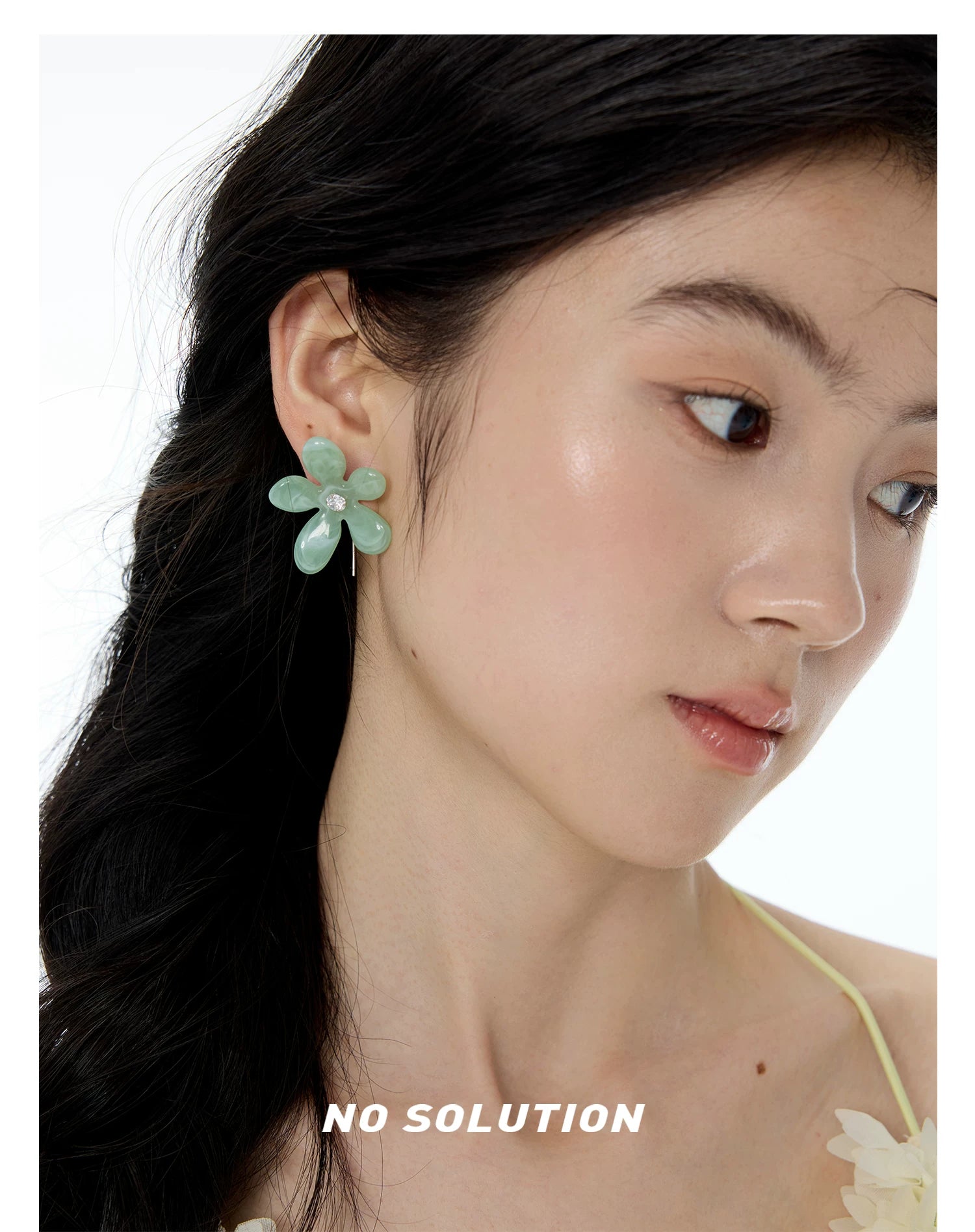 NO SOLUTION Magnolia Niche Earrings