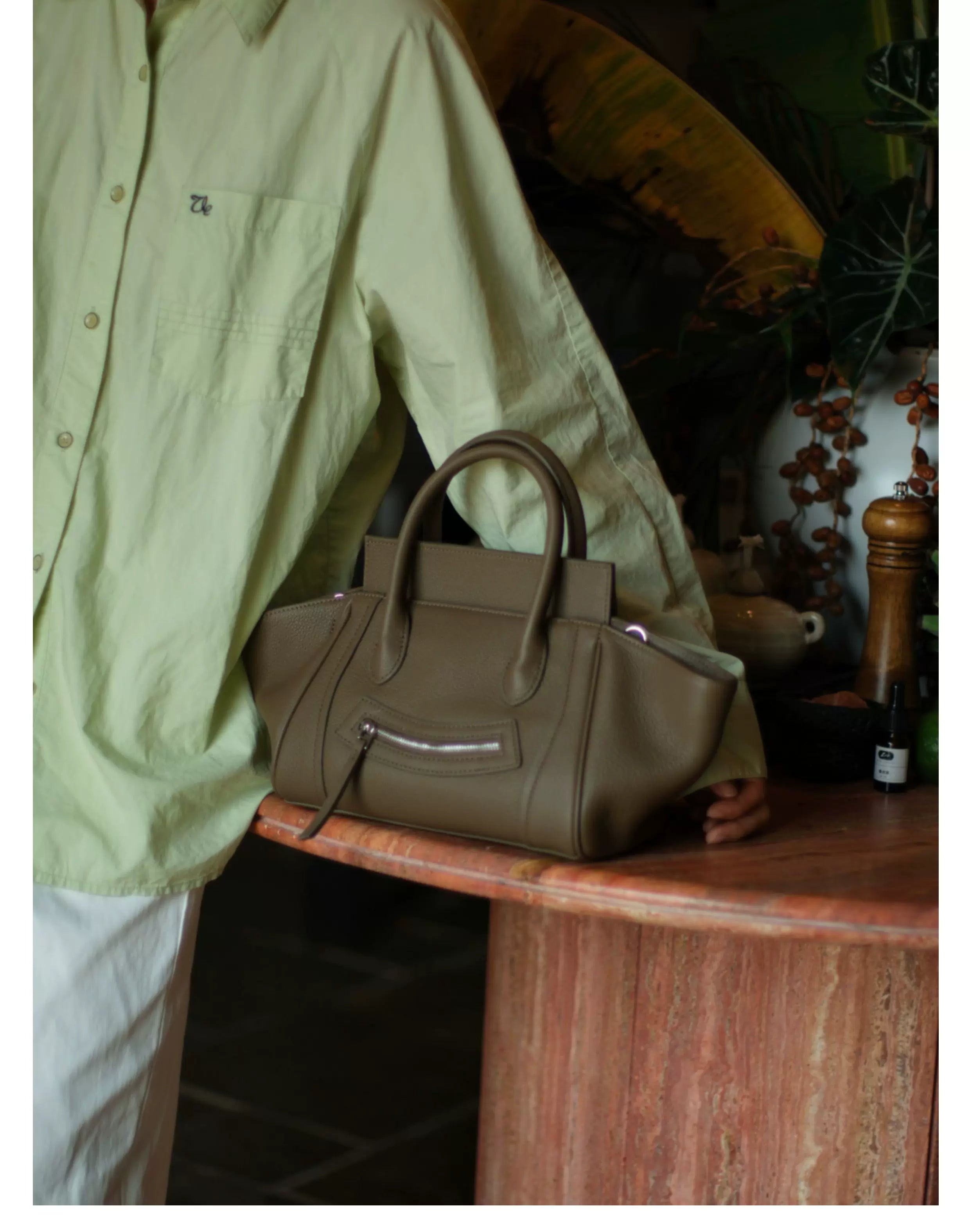 EZRO First Layer Cowhide Portable Messenger Bag
