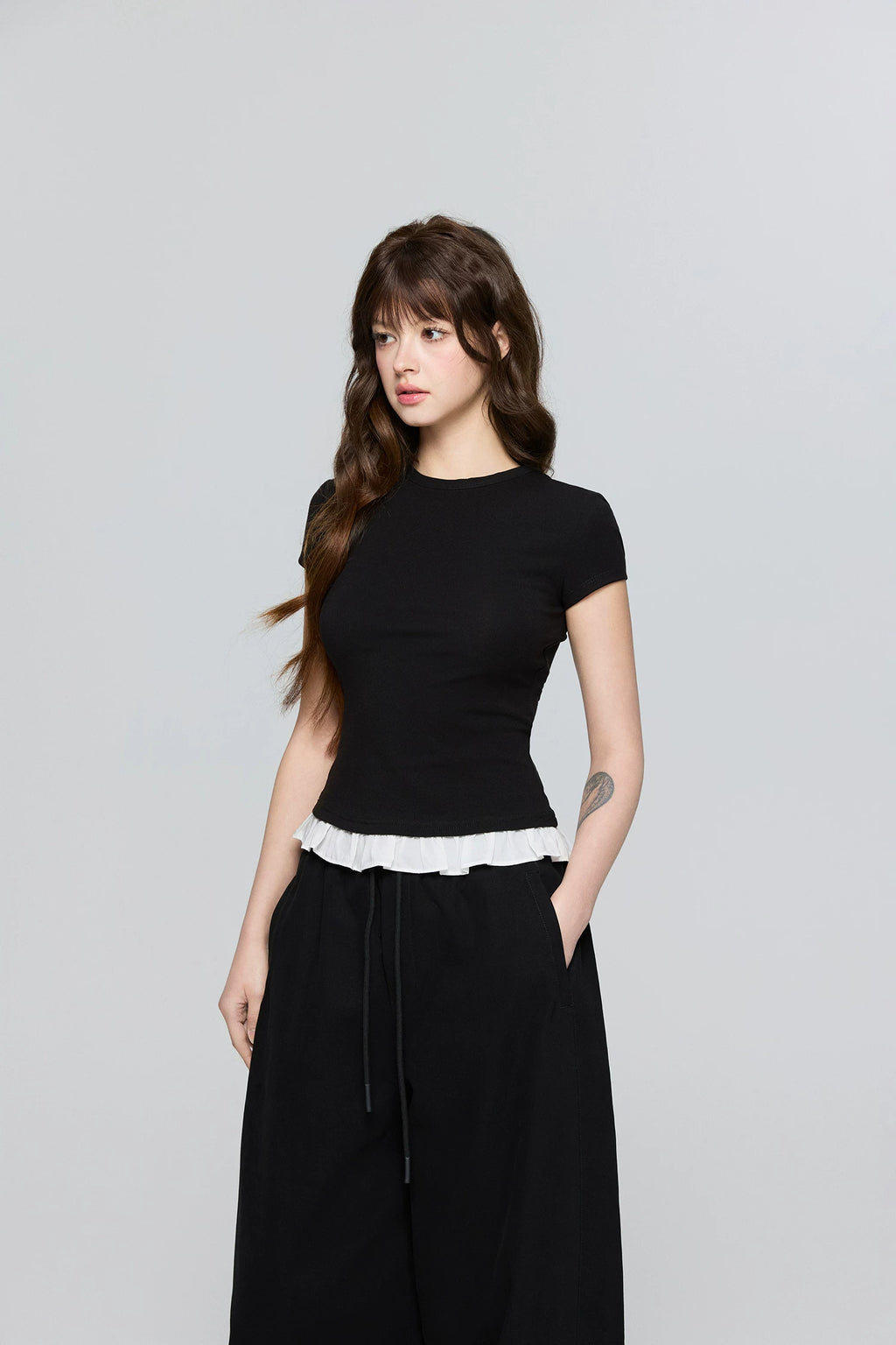 Avenement Splicing Lace Slim Body Contrasting Tee