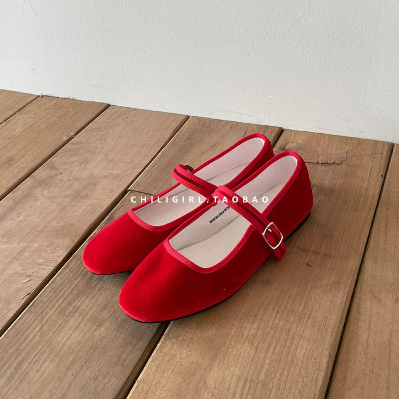 CHILIGIRL Retro Velvet Shallow Mouth Flat Bottom Shoes