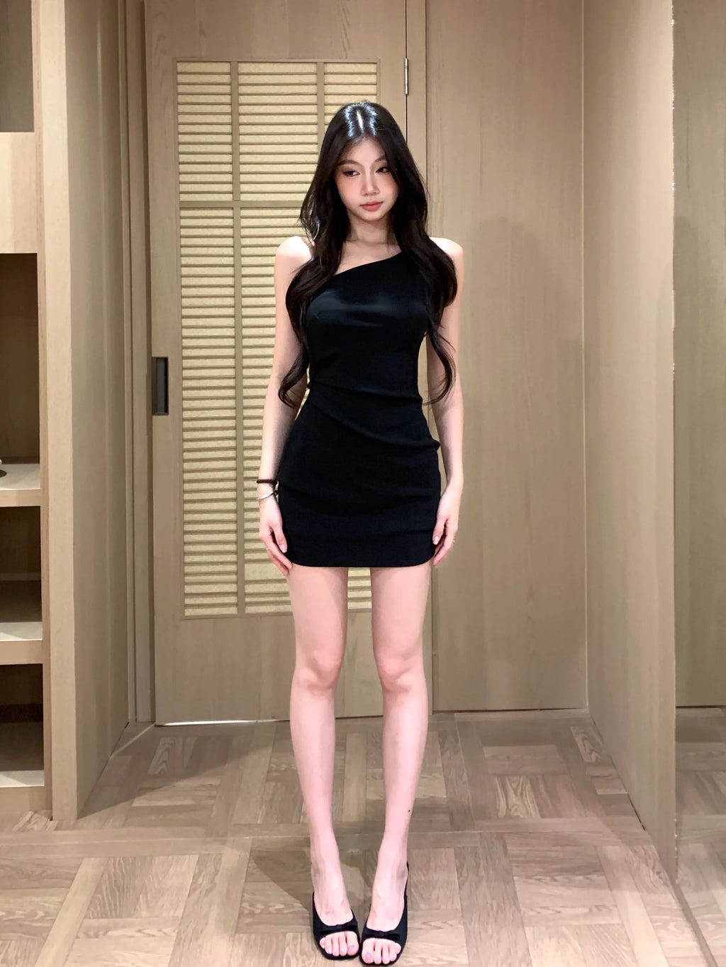 WITHMIN Diagonal Neck Off-the-shoulder Waist Slim-fit Skirt