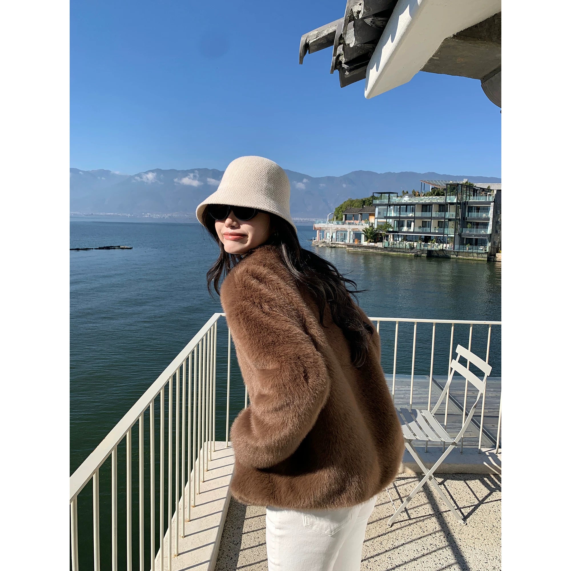 Pusumede Temperament V-neck Loose Short Plush Jacket