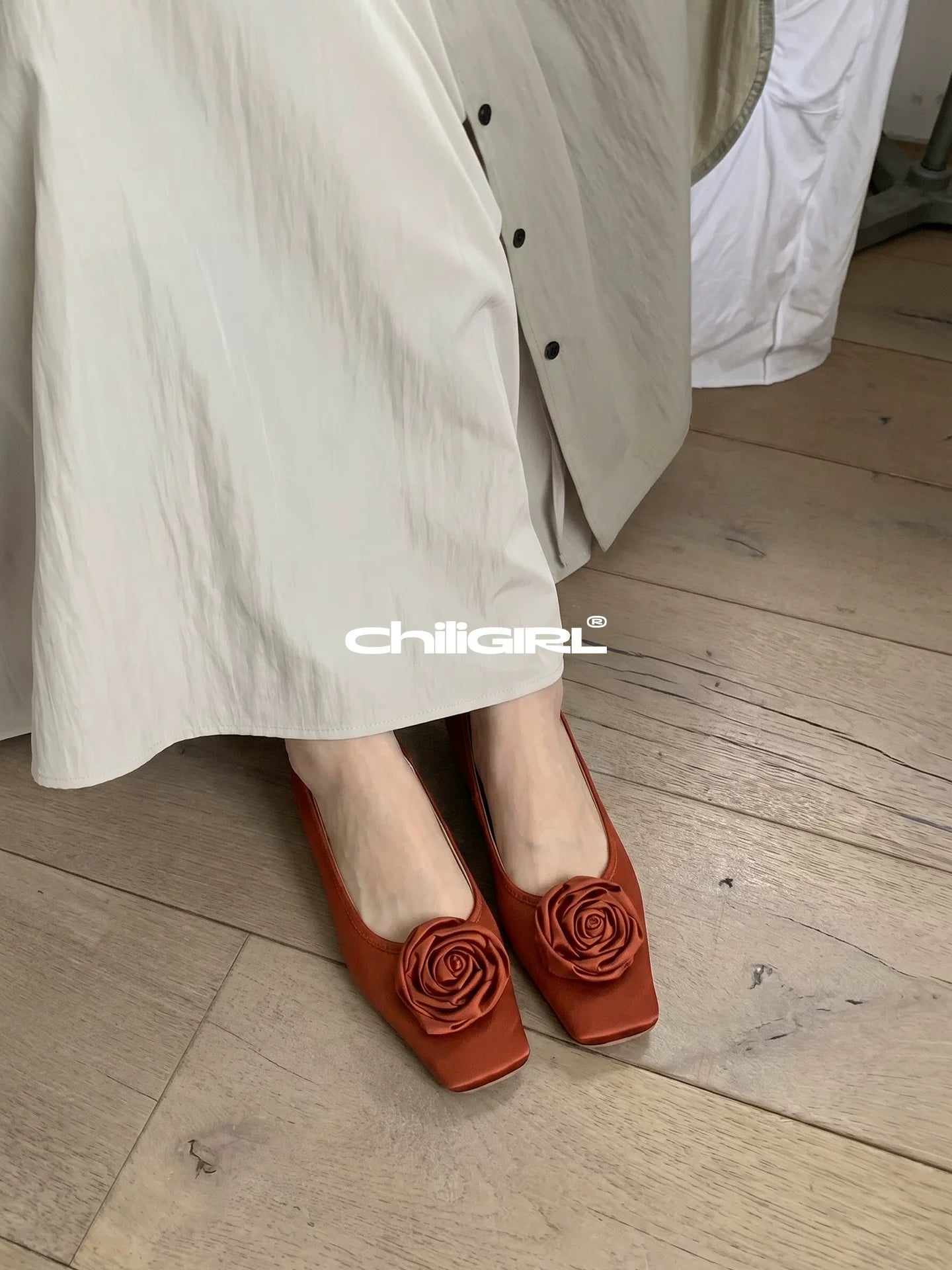 CHILIGIRL Square Head Flat-soled Shoes