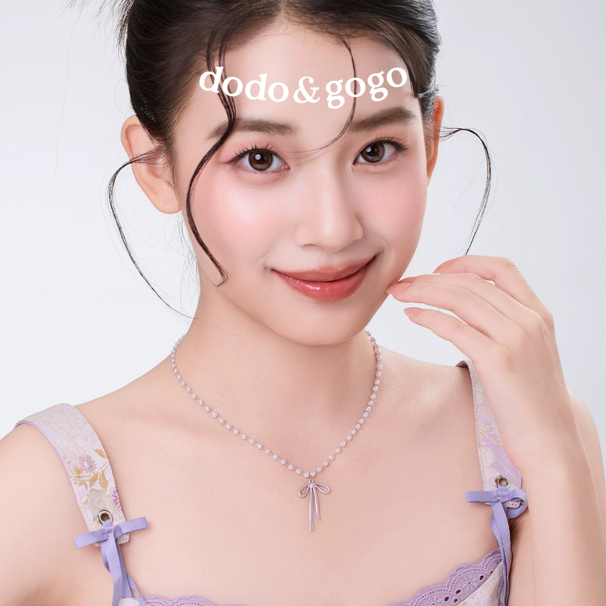 DODOGOGO Bead Chain Bow Necklace
