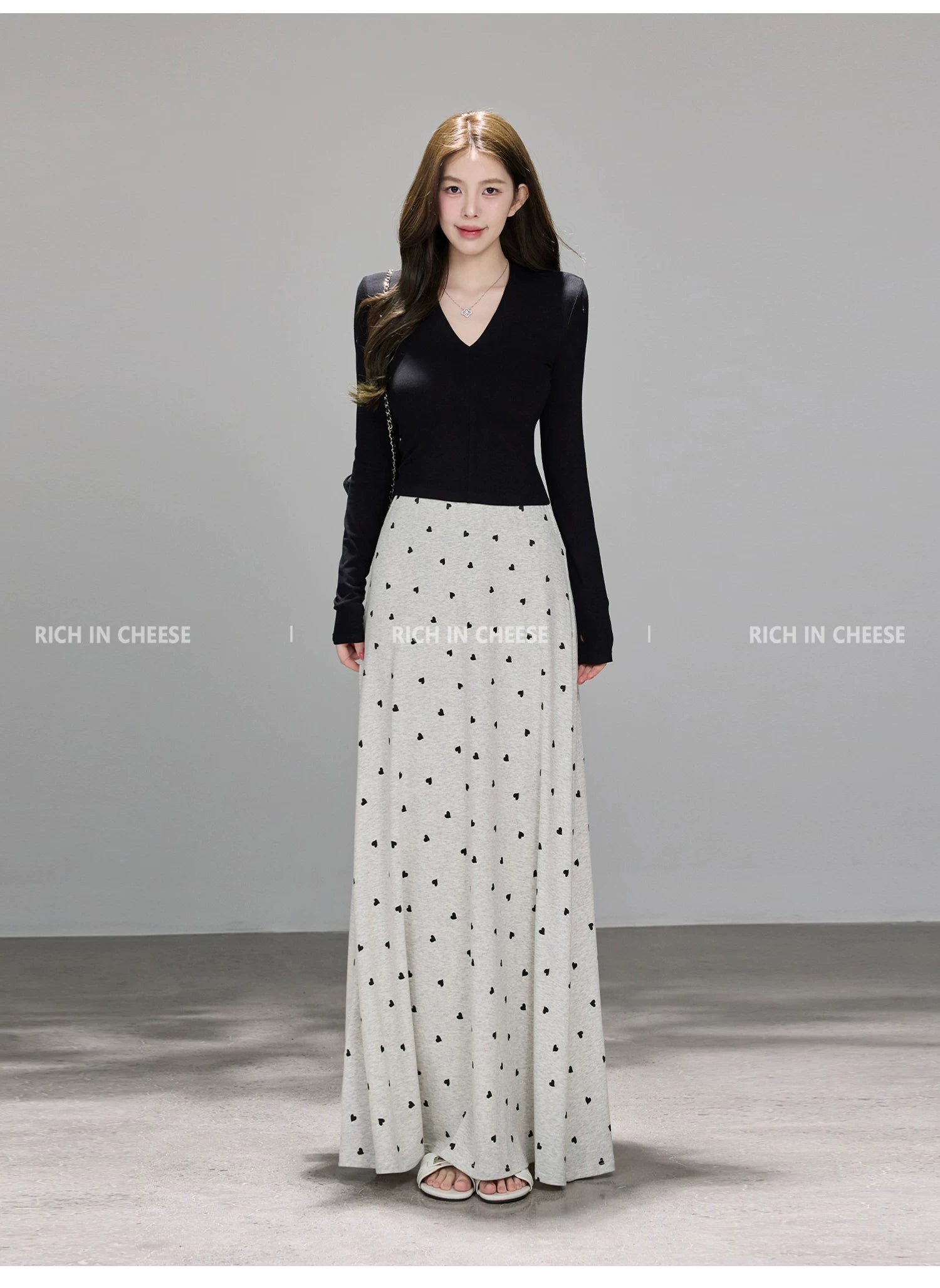RICH IN CHEESE V-neck Stretch-knit Long-sleeved Skirt Set