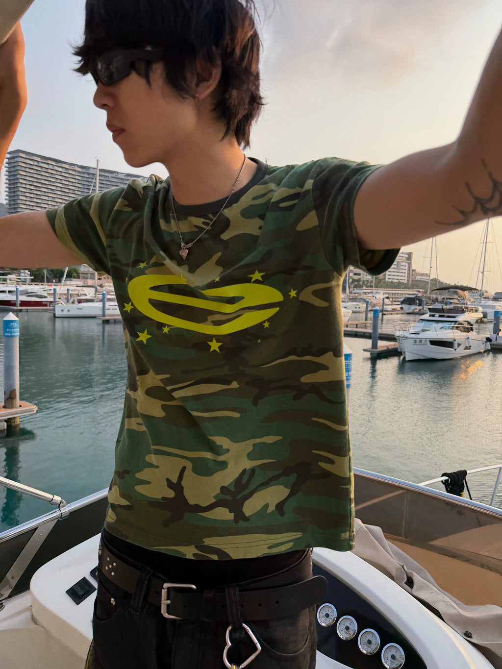 Mcxmciii Camouflage Contrasting Color Star Print Casual Tee