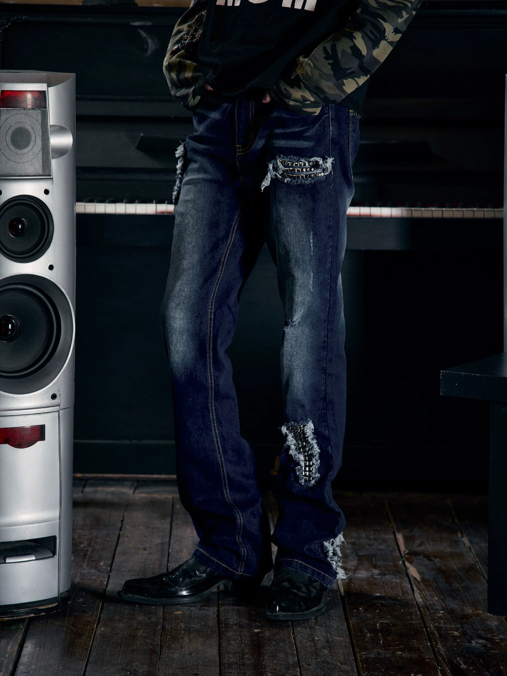 PAIKI Rivet Ripped Slim-fit Micro-elastic Jeans