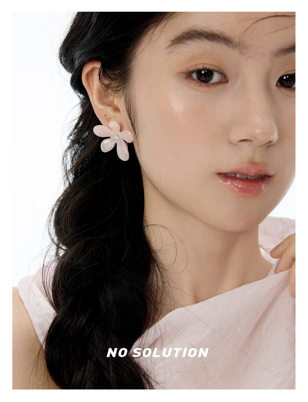 NO SOLUTION Smudge Flower Earrings