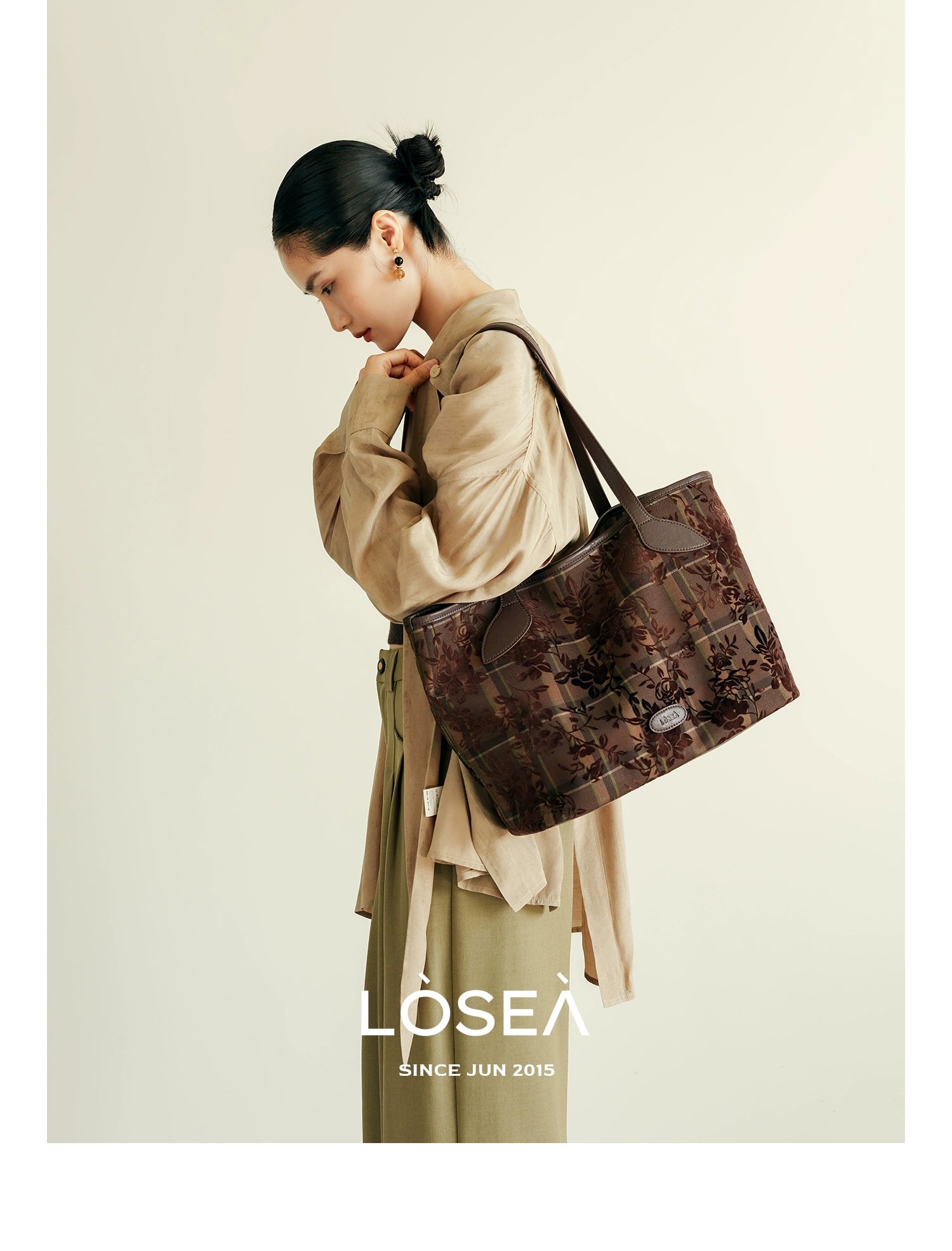 LOSEA "All Things Grow" Tie-dye flocking large-capacity tote bag