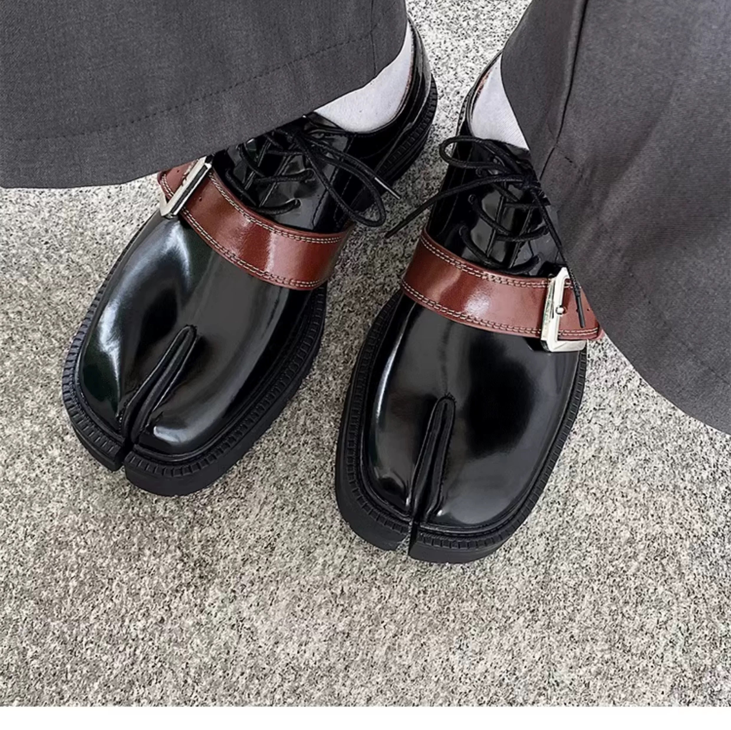 SHENLV STUDIO Buckle Tabi Shoes