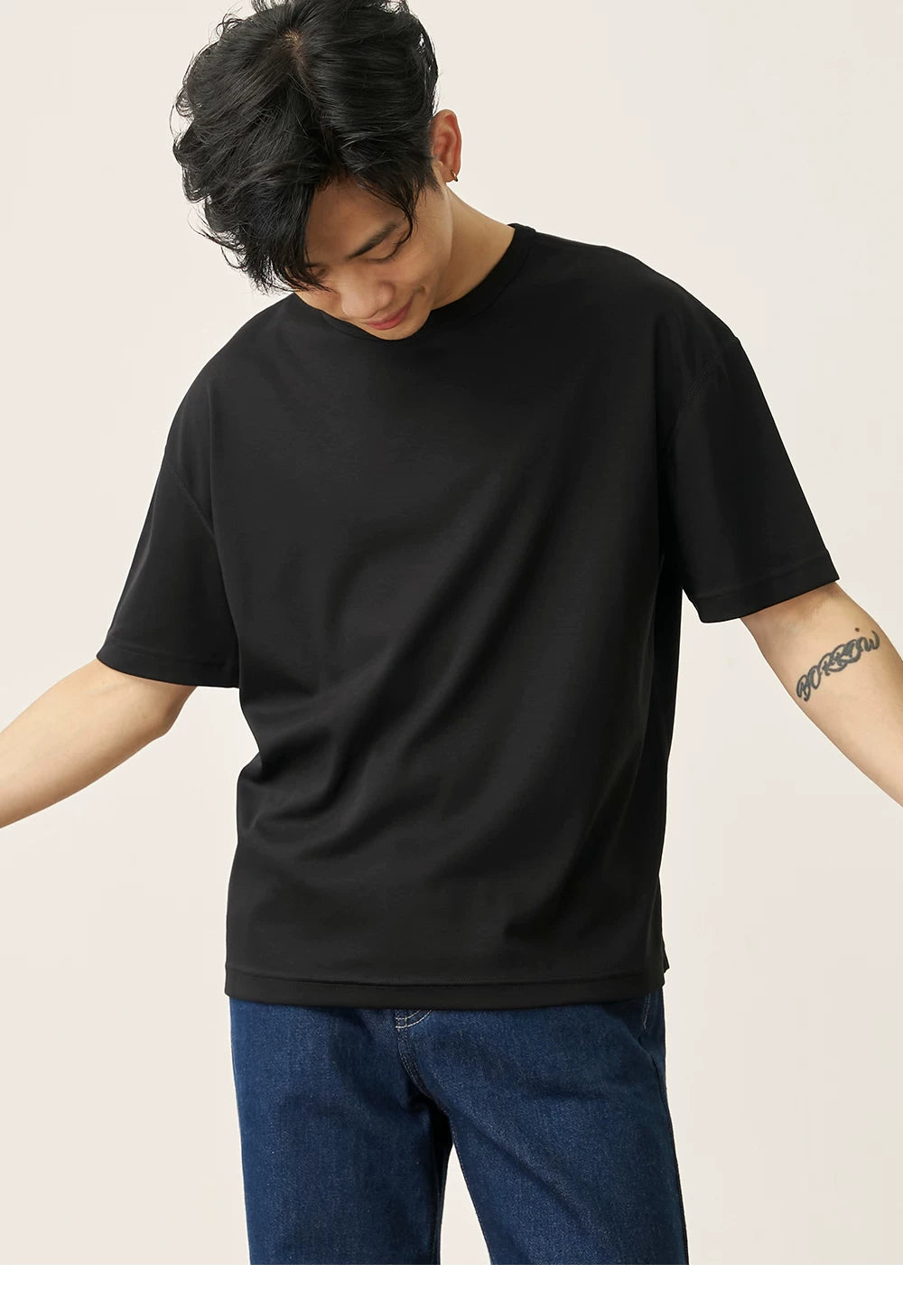 GOODLIVEABLE Small Neckline Casual Versatile Tee