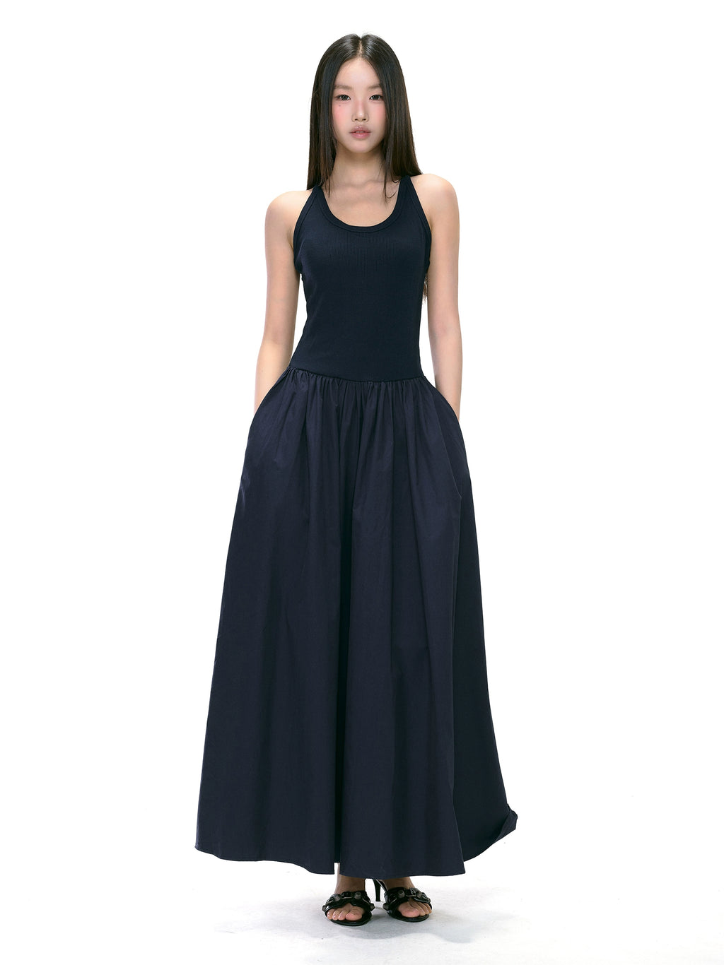 WITHMIN Off-the-shoulder Hottie Purely Wants To Close Her Waist and Look Thin A-shaped Skirt