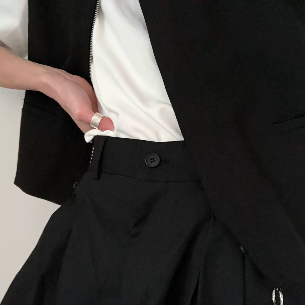 COLN Versatile Slim Suit Shorts