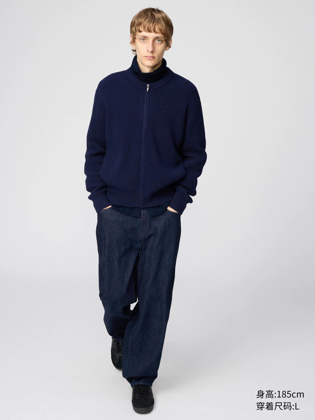 Uniqlo Crew Neck Knitted Long-sleeved Sweater Jacket
