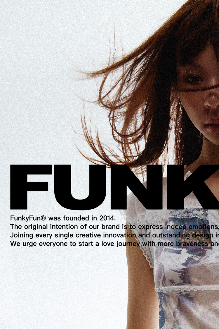 FUNKYFUN Lace Collage Full Print Small Flying Sleeve Tee