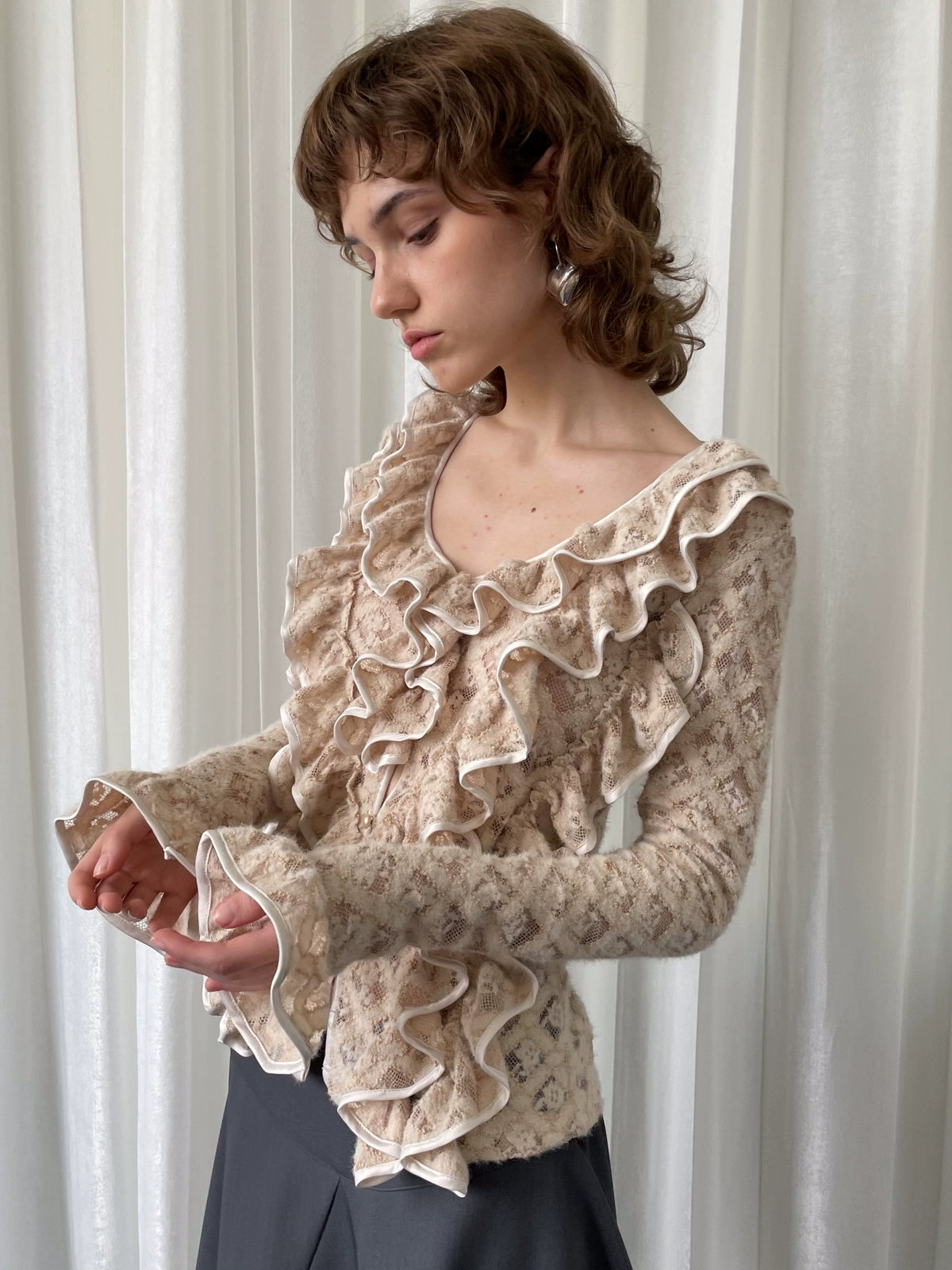 Loosesmell Slim-fit Ruffle-edged Hollow-out Shirt