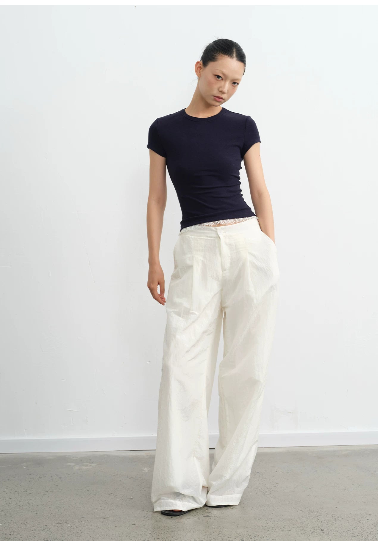 LINY LIBERTY Simple Front Shoulder Slim Tee