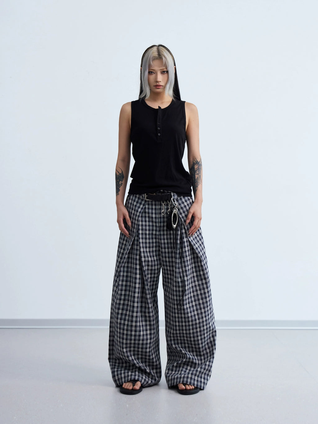 PEOPLESENSE Henry Collar Slim-fit Sleeveless Vest