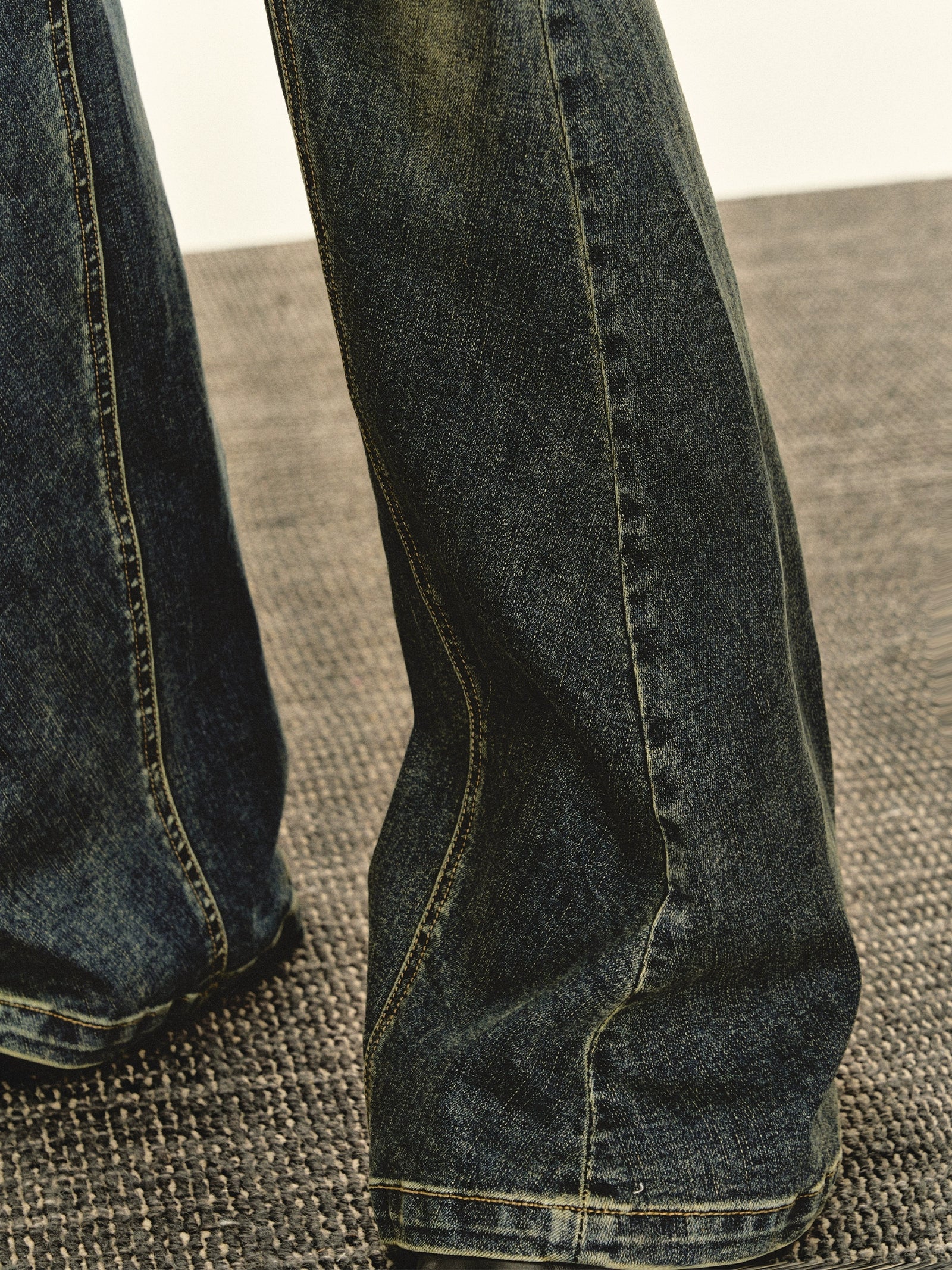 Ariseism Vintage Design Micro-flared Jeans