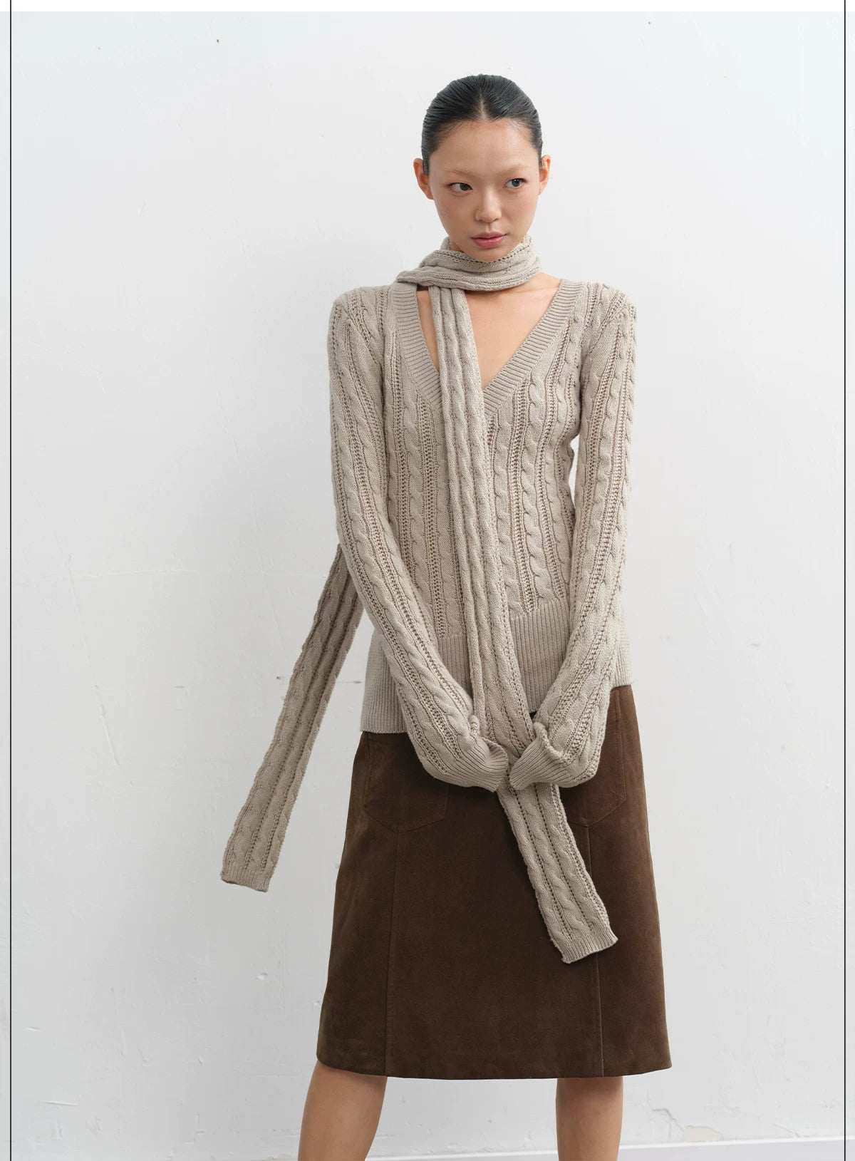 LINY LIBERTY Vintage V-neck Twisted Waist Knitted Sweater