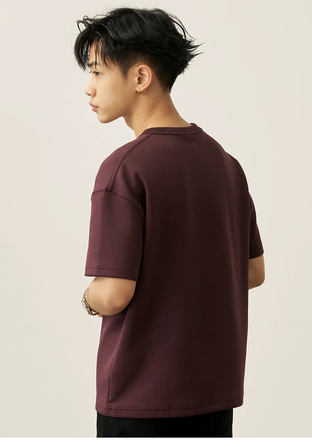 GOODLIVEABLE Simple Slightly Loose Small Neckline Tee