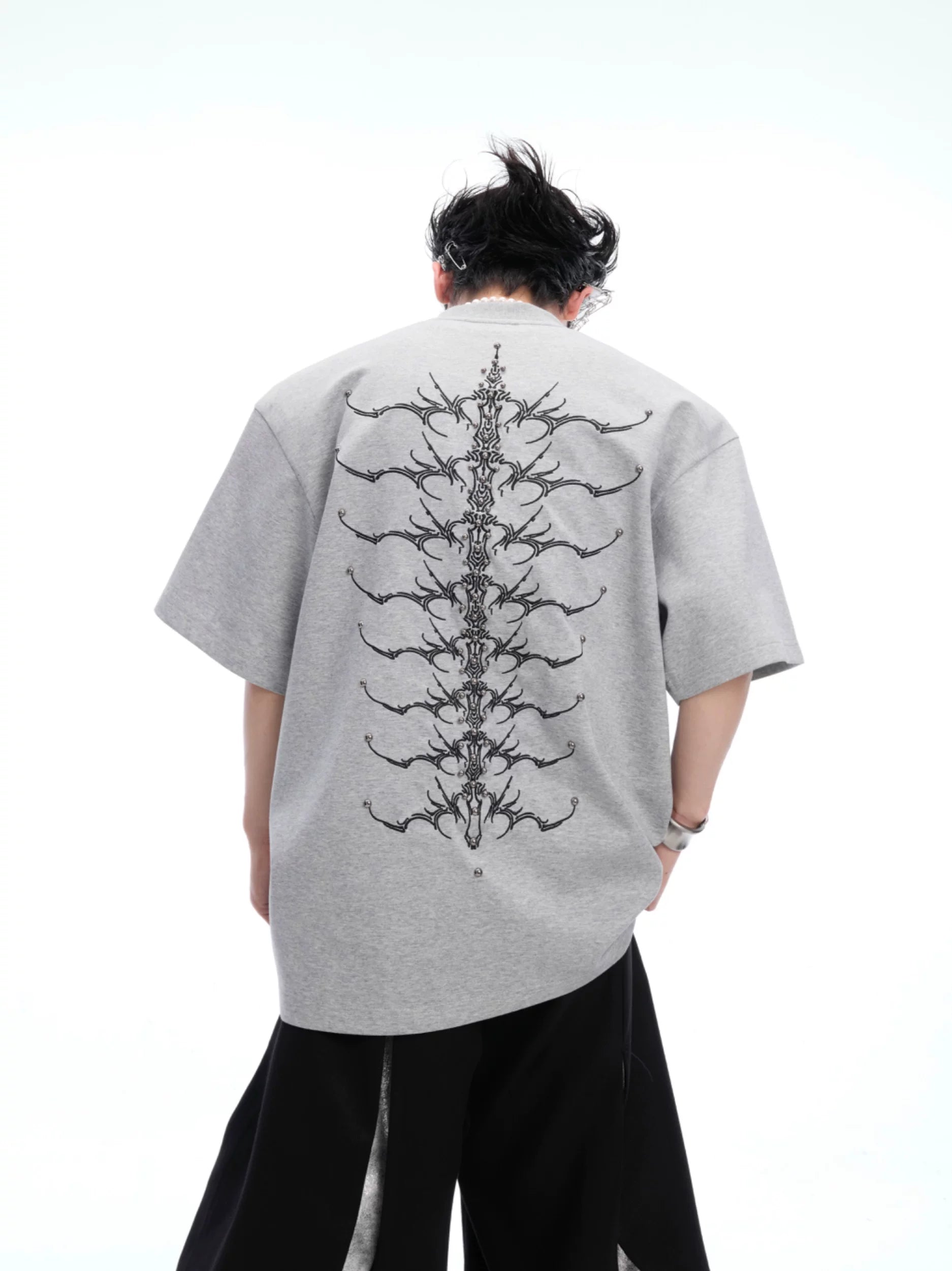 ArguECulturE Rivet Spine Embroidery Loose Tee