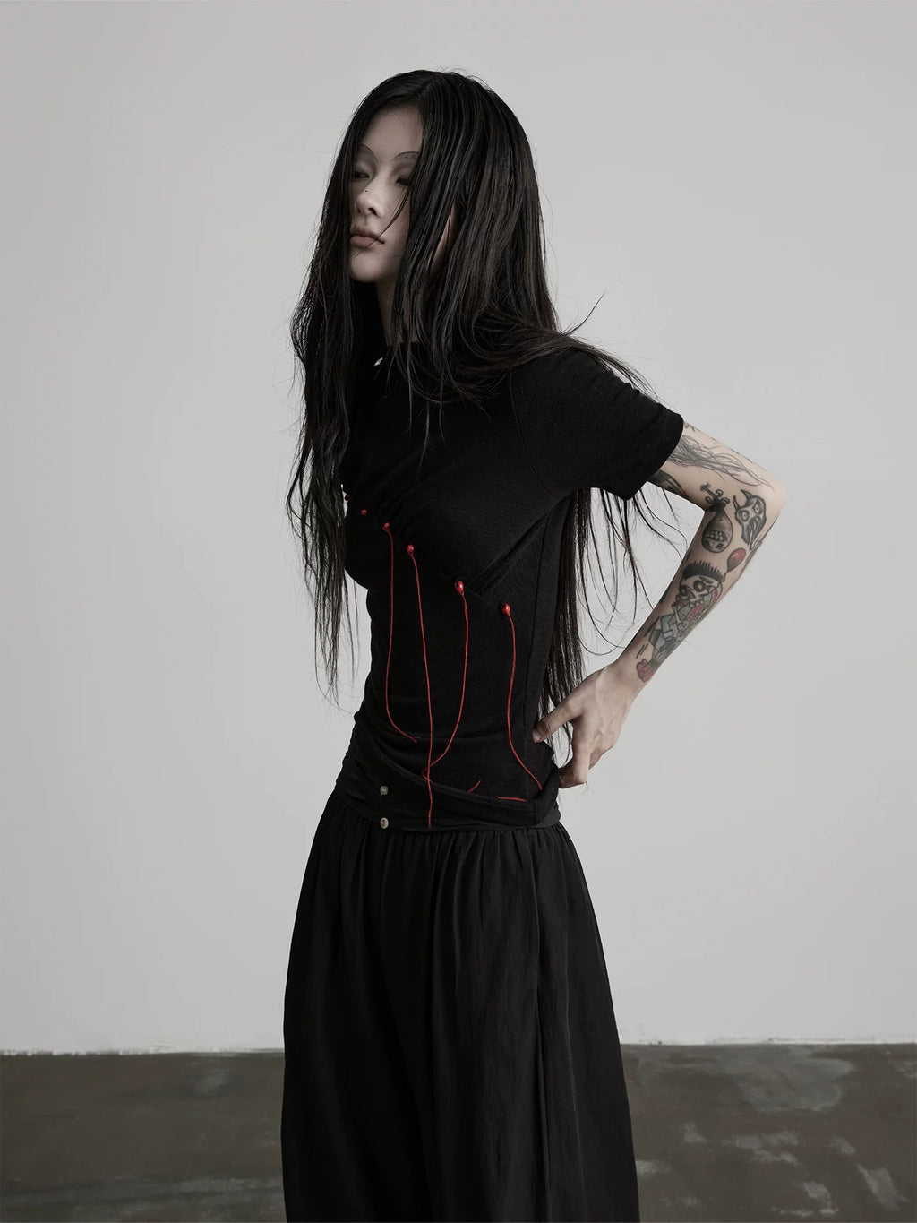 INDULGE Semi-turtleneck Slim Waist Tee