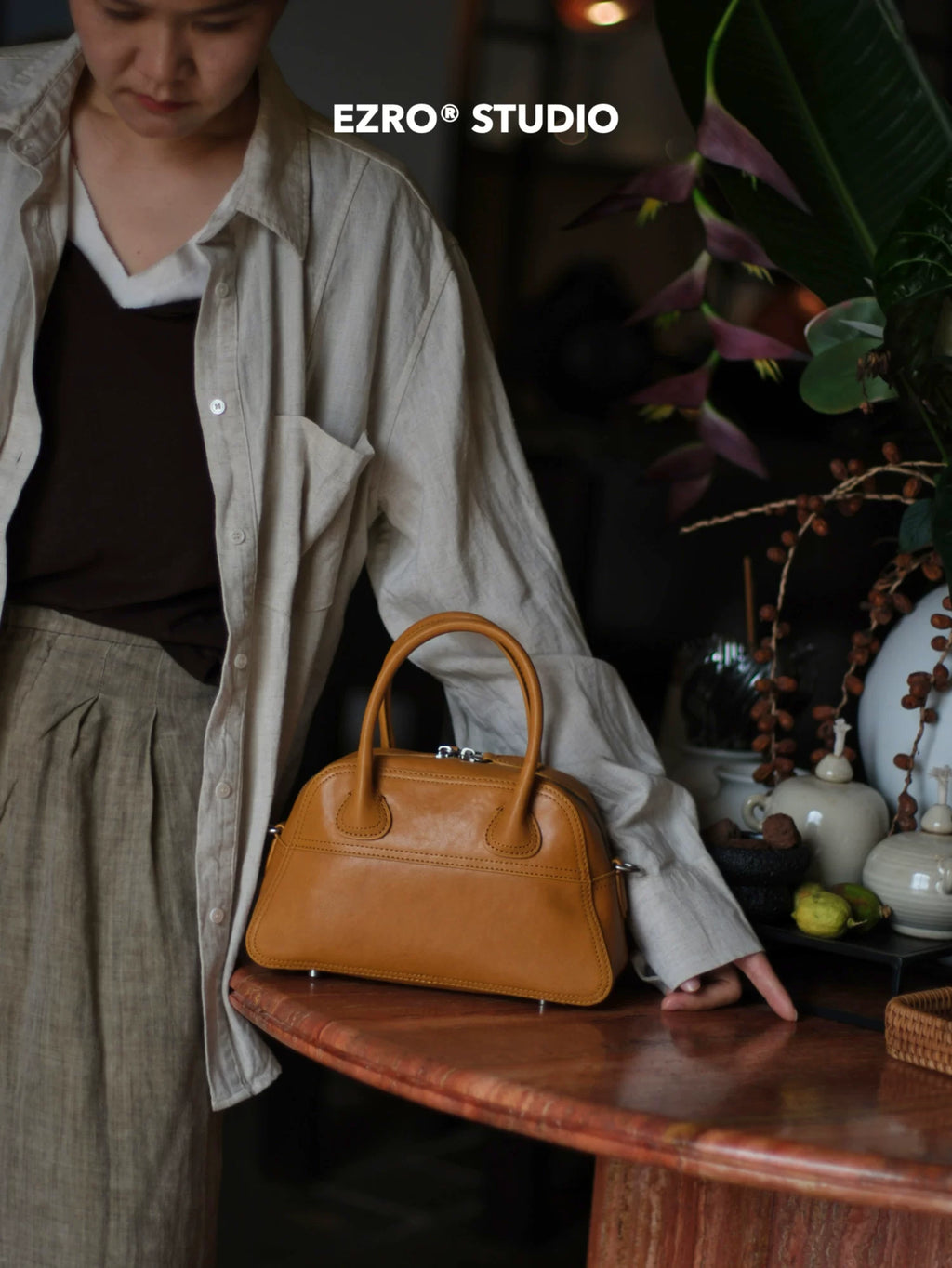 EZRO Simple and Versatile Leather Handbag
