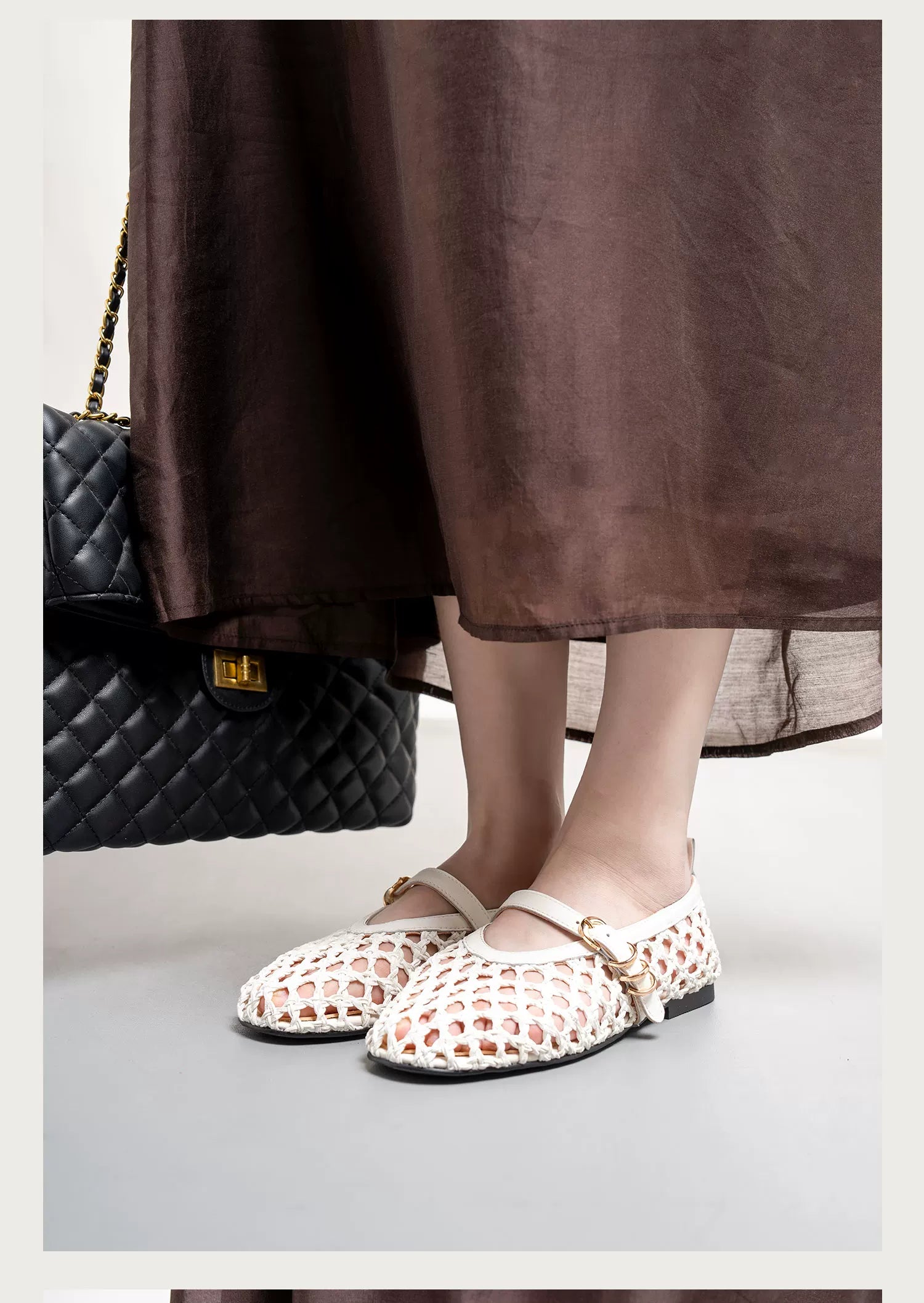 L'aise Vintage Fashion Strap-on Shoes