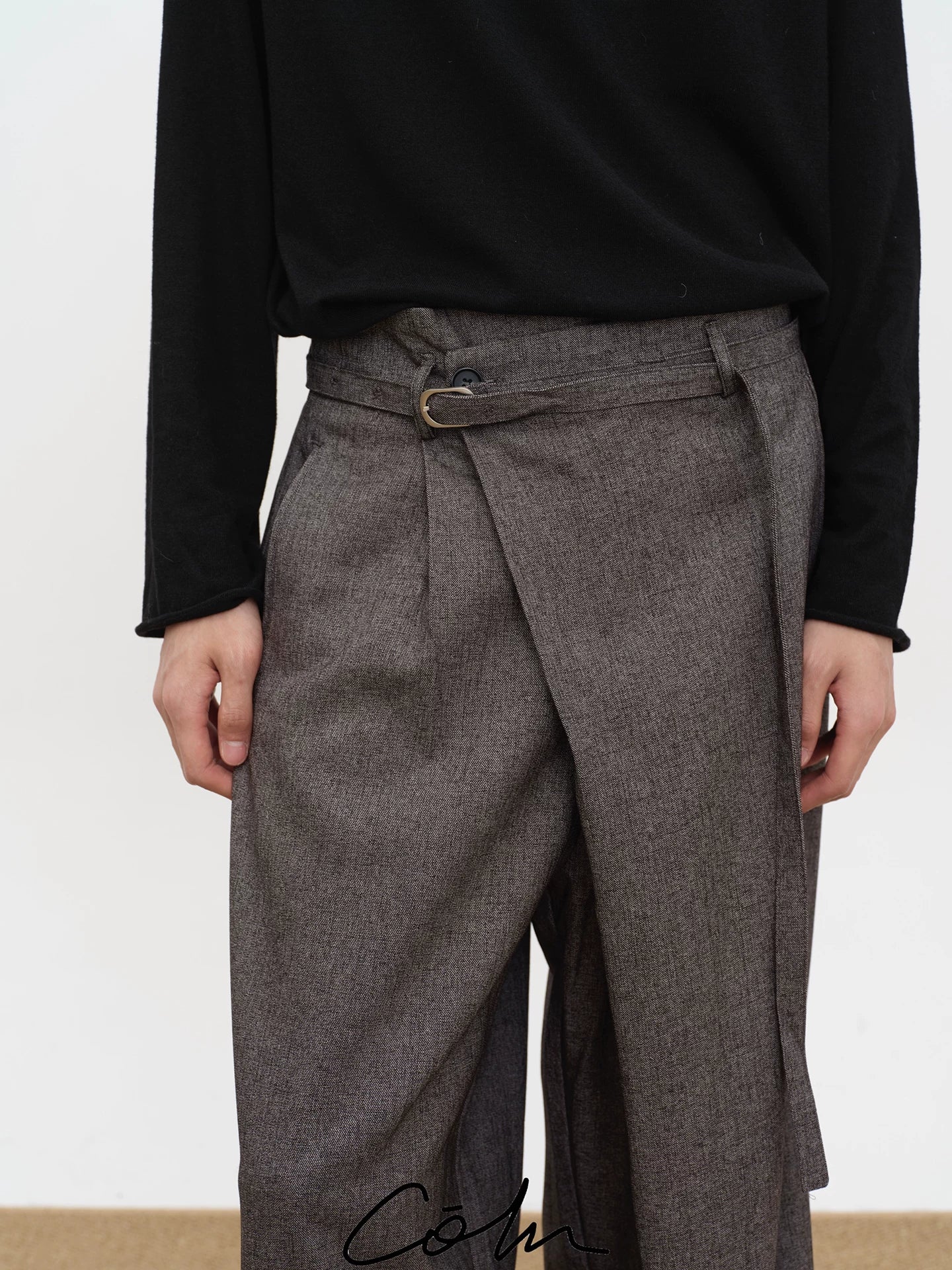 COLN Diagonal Placket High-waisted Fashionable Casual Pants
