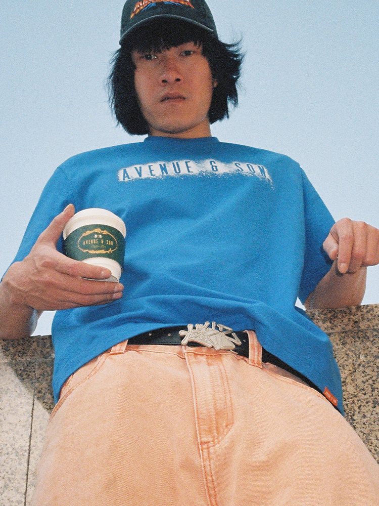 AVENUESON Metal Logo Belt