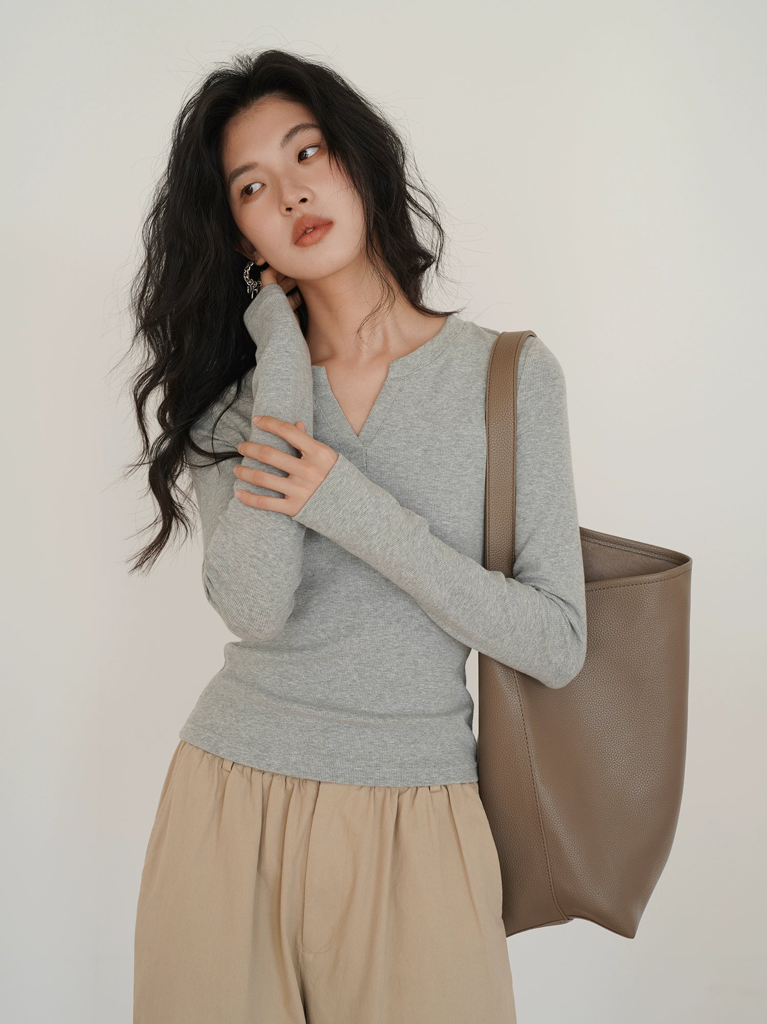 EMv Neck Knitted Bottom Long Sleeve