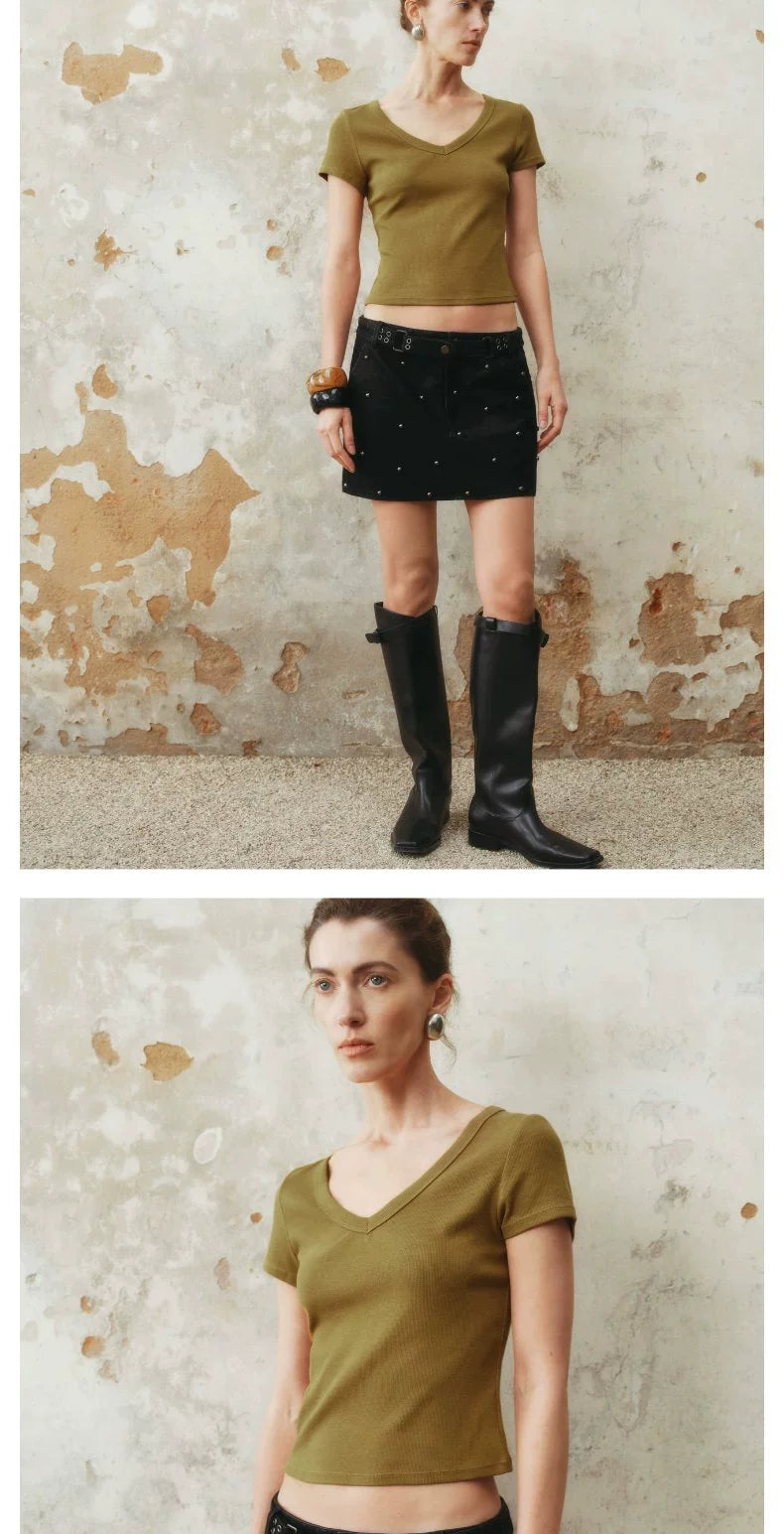 URBAN REVIVO Slim Short V-Neck Short Sleeve T-Shirt