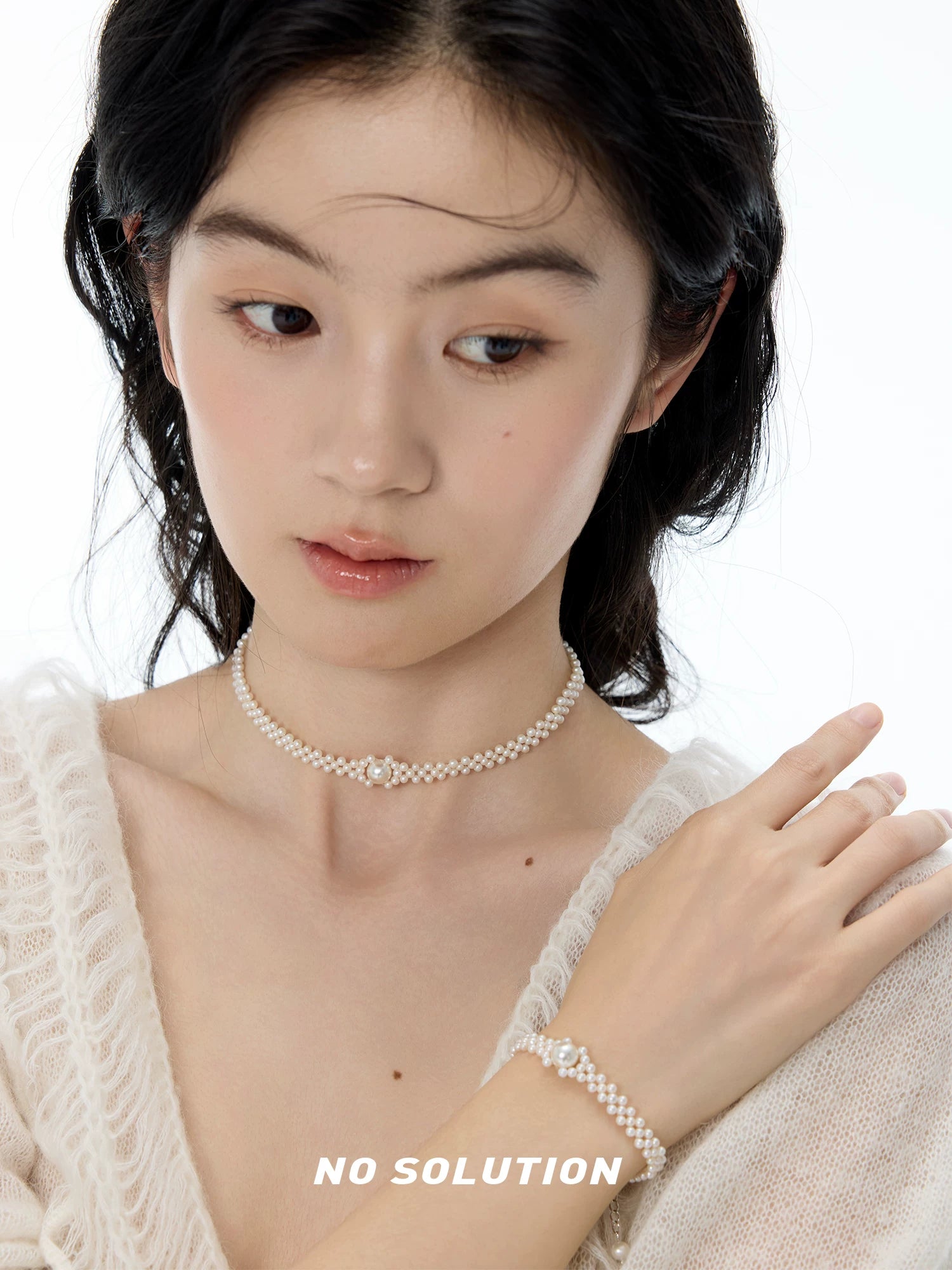 NO SOLUTION Vintage Pearl Hand-woven Bracelet
