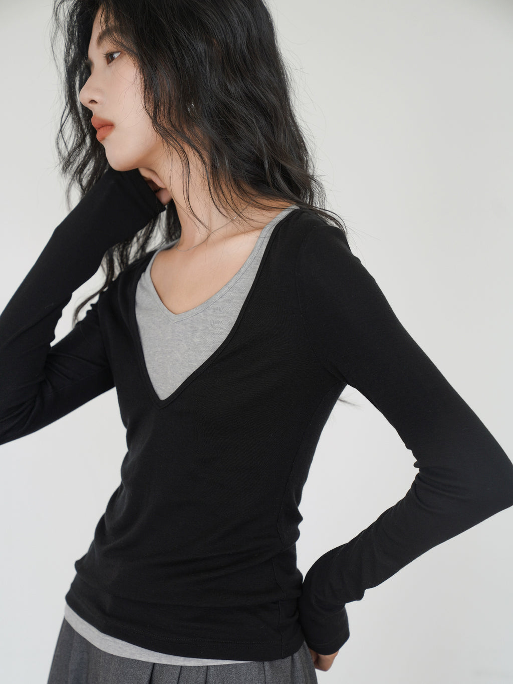 EM Splicing V-neck Fake Two Pieces Slim Temperament Long Sleeves