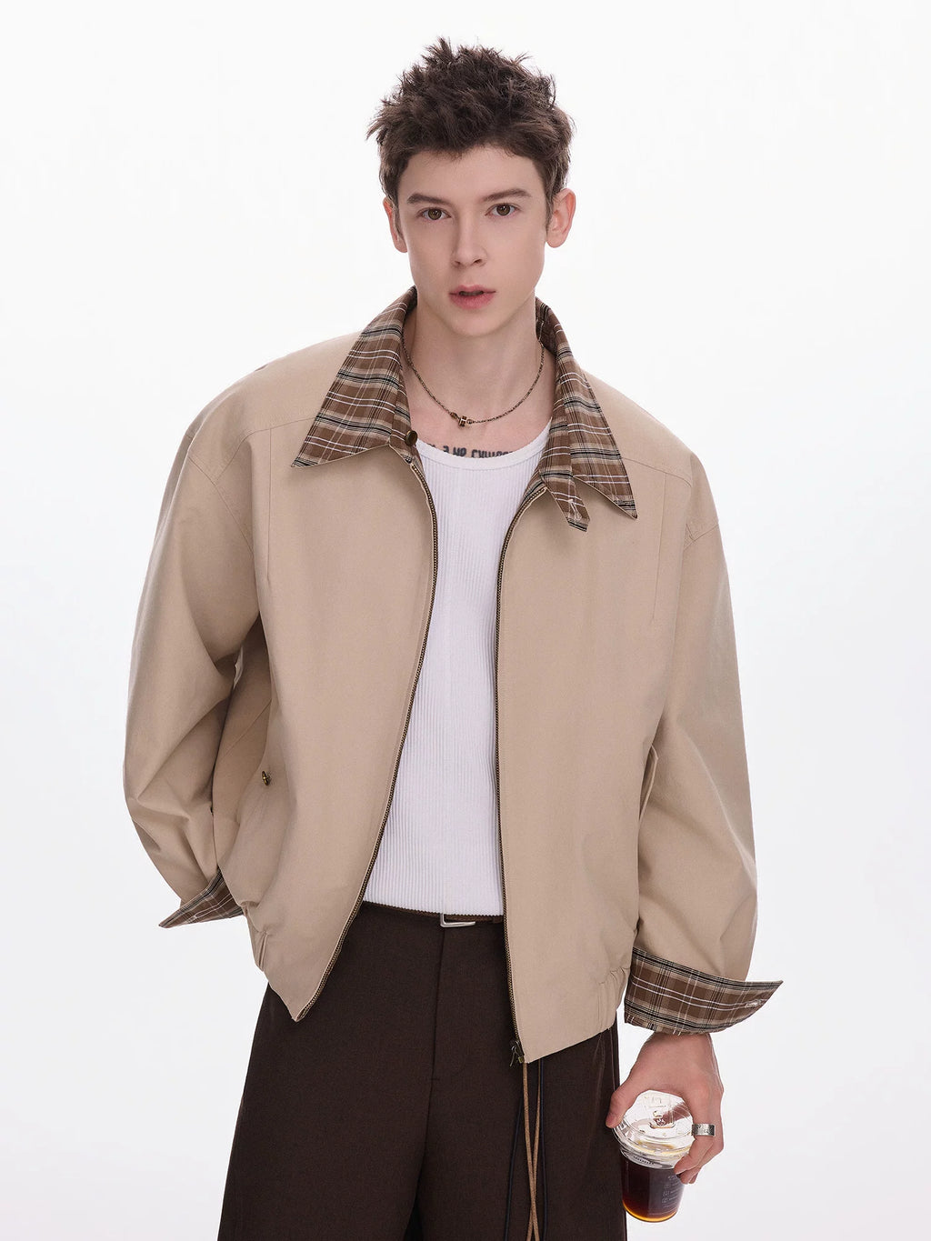 CHOR Wears A Plaid Casual Jacket on Both Sides