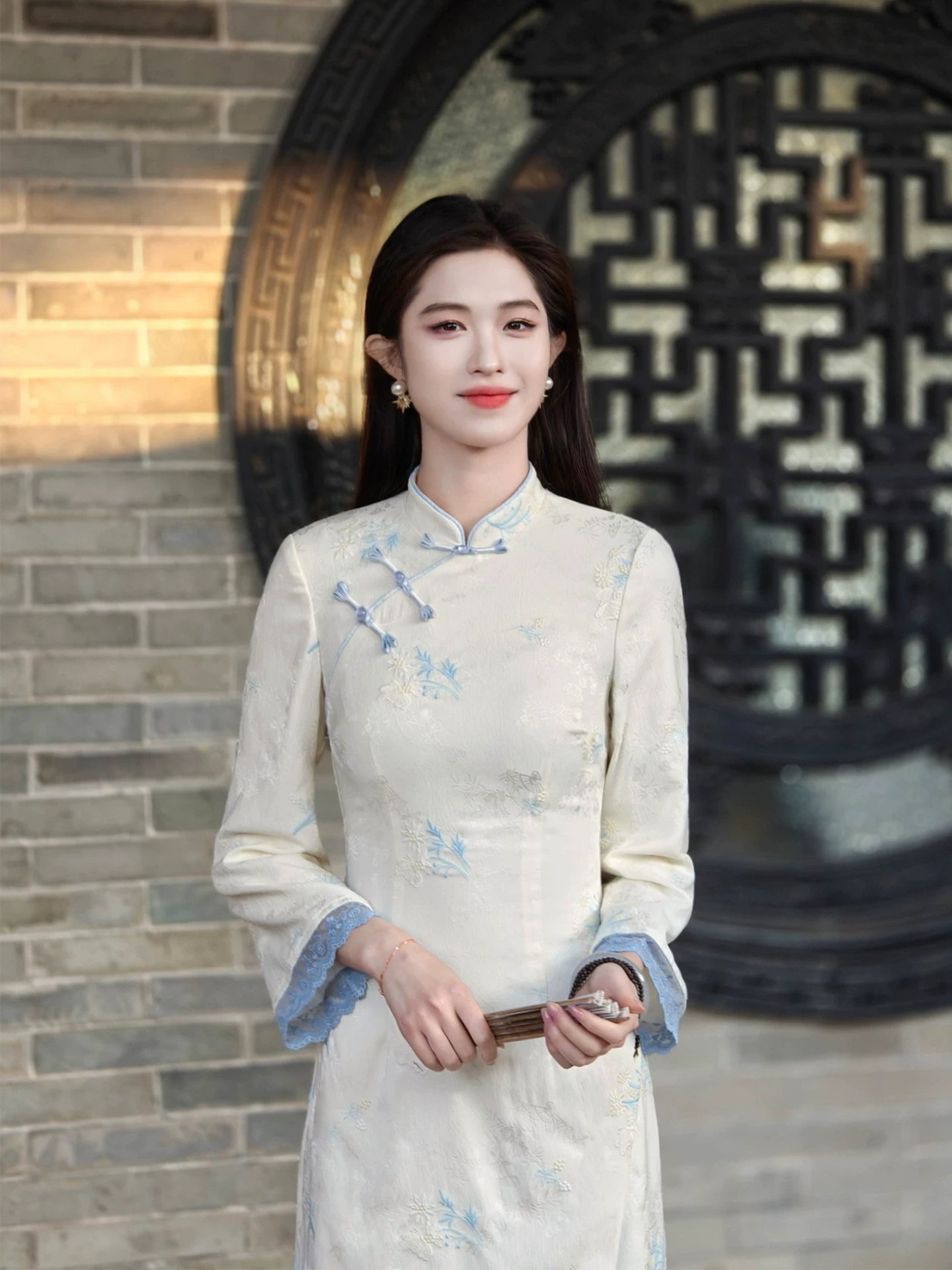 ZIHE Fake Two-piece Lace Paneled Long-sleeved Dress