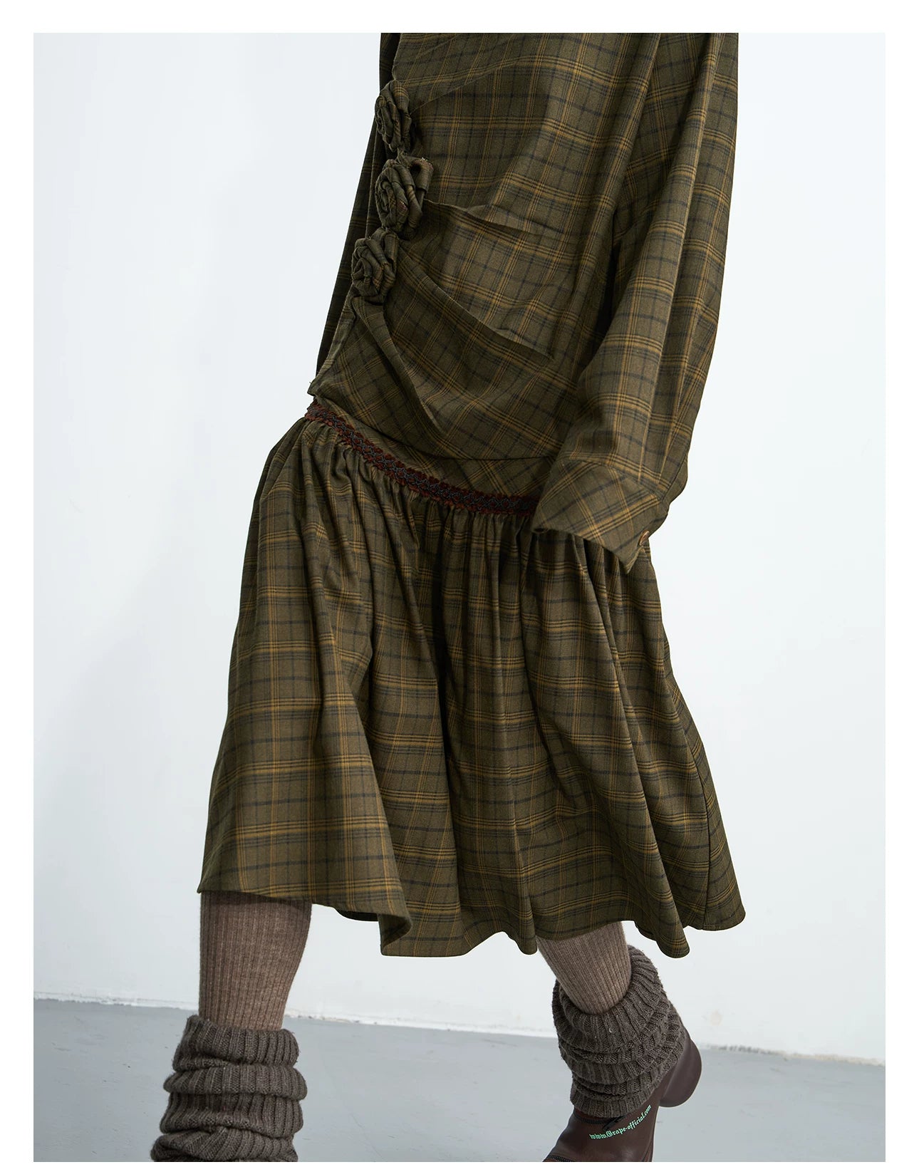 Enteralt Checked Pleated Handmade Flower Slim Umbrella Skirt Set