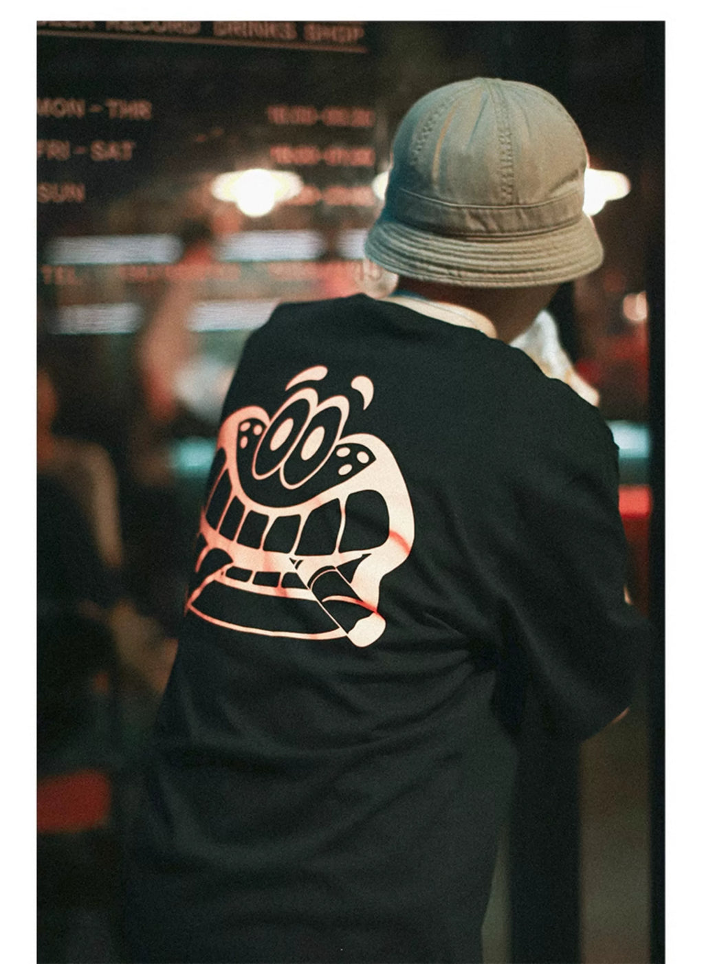 Chillhigh Delicious Burger Shop Theme Print Crew Neck Tee