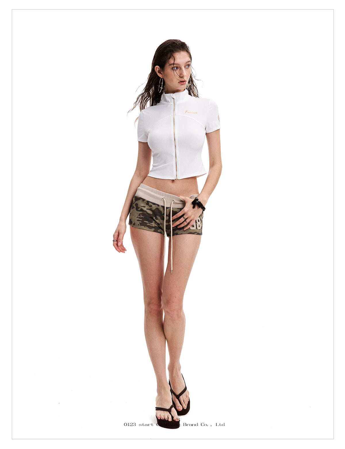 0123Start Slim-fit Short Stand-up Collar Zipper Tee
