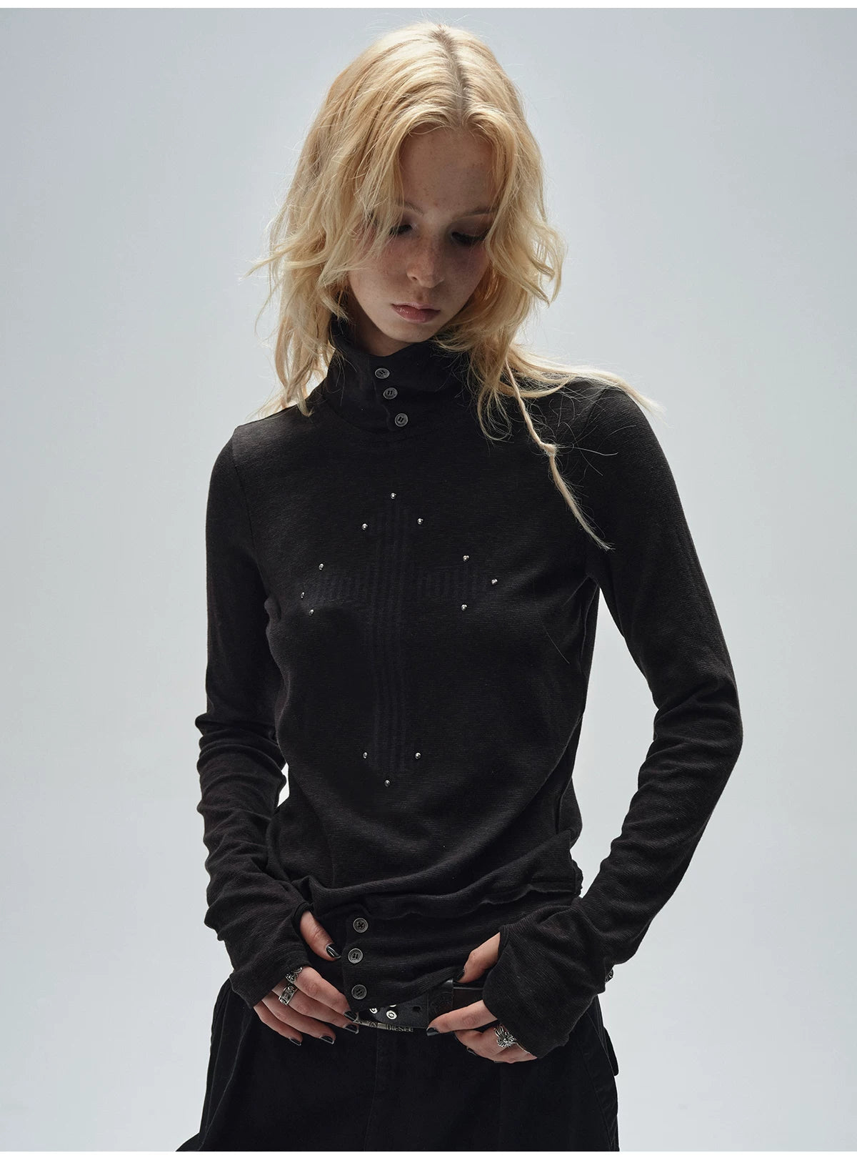 WearAndtear Turtleneck Rough Edge Hot Diamond Long Sleeve