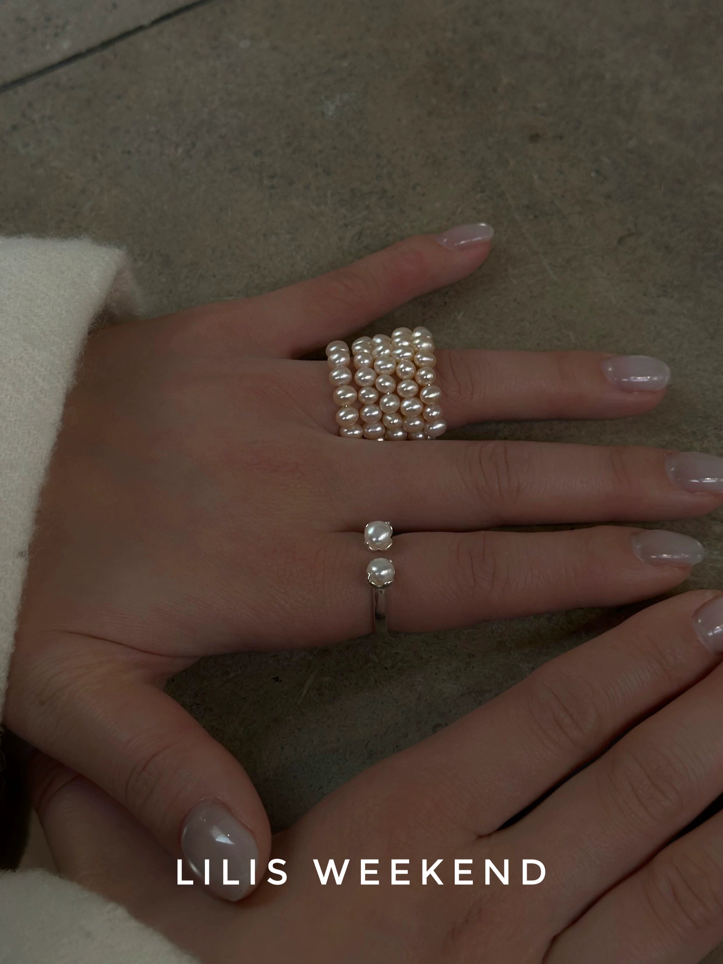 Lilis Weekend Vintage Multi-Layer Stretch Pearl Ring