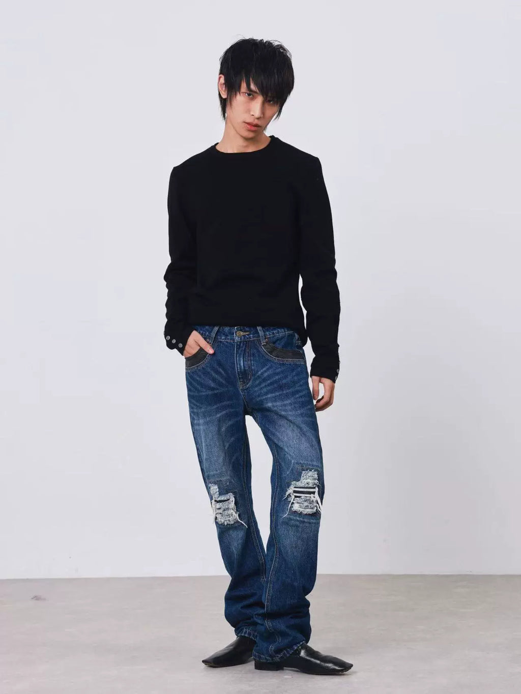 DETW Key Embroidery Premium Front Shoulder Slim Knitted Sweater