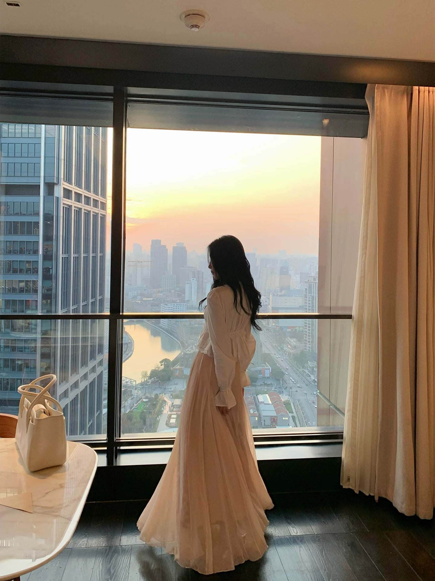 YOUNG KYLIN Elegant Gauze Skirt