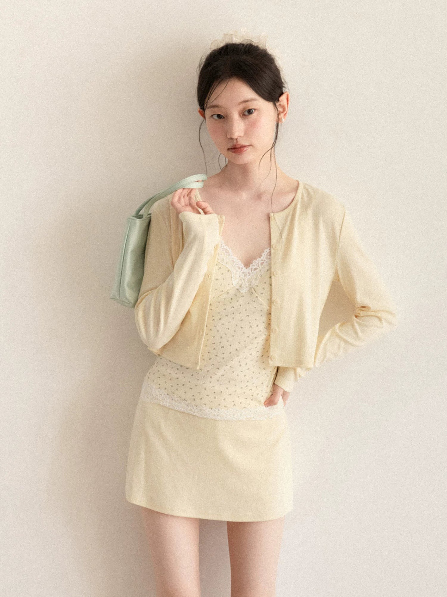 Cantonstory V-neck Lace Sling Vest