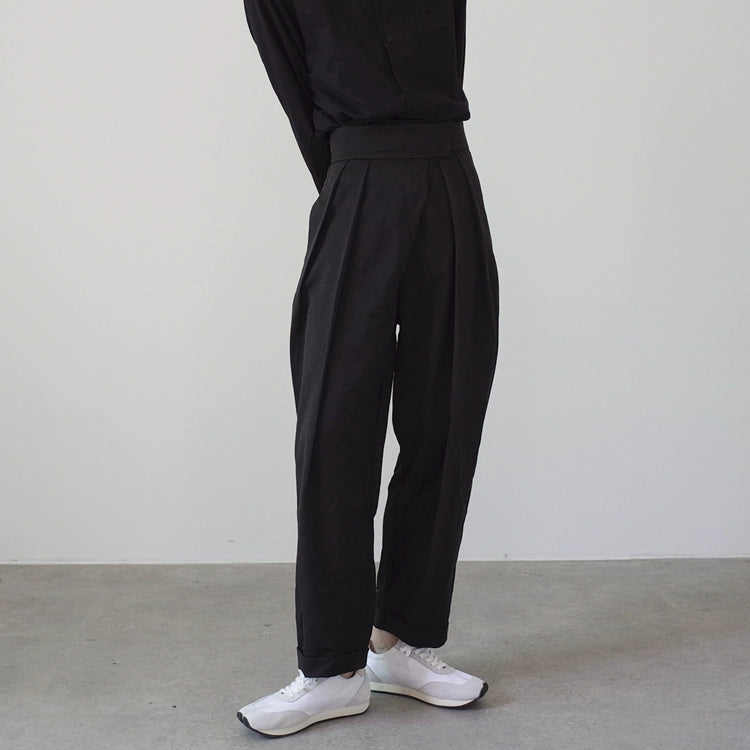 COLN High Waist Pleated Velcro Wide Leg Carrot Pants