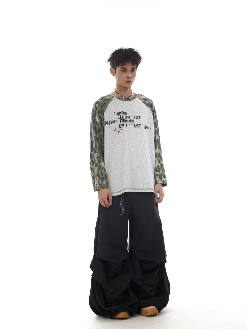 BTSG camouflage splicing ripped shoulder long sleeve Tee