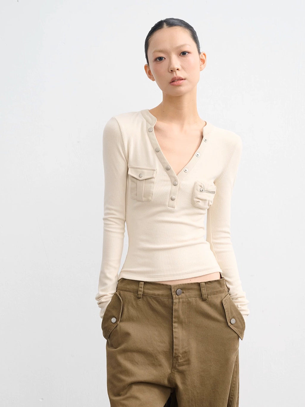 LINY LIBERTY Slim-fit V-neck Short Knitted Bottoming Shirt