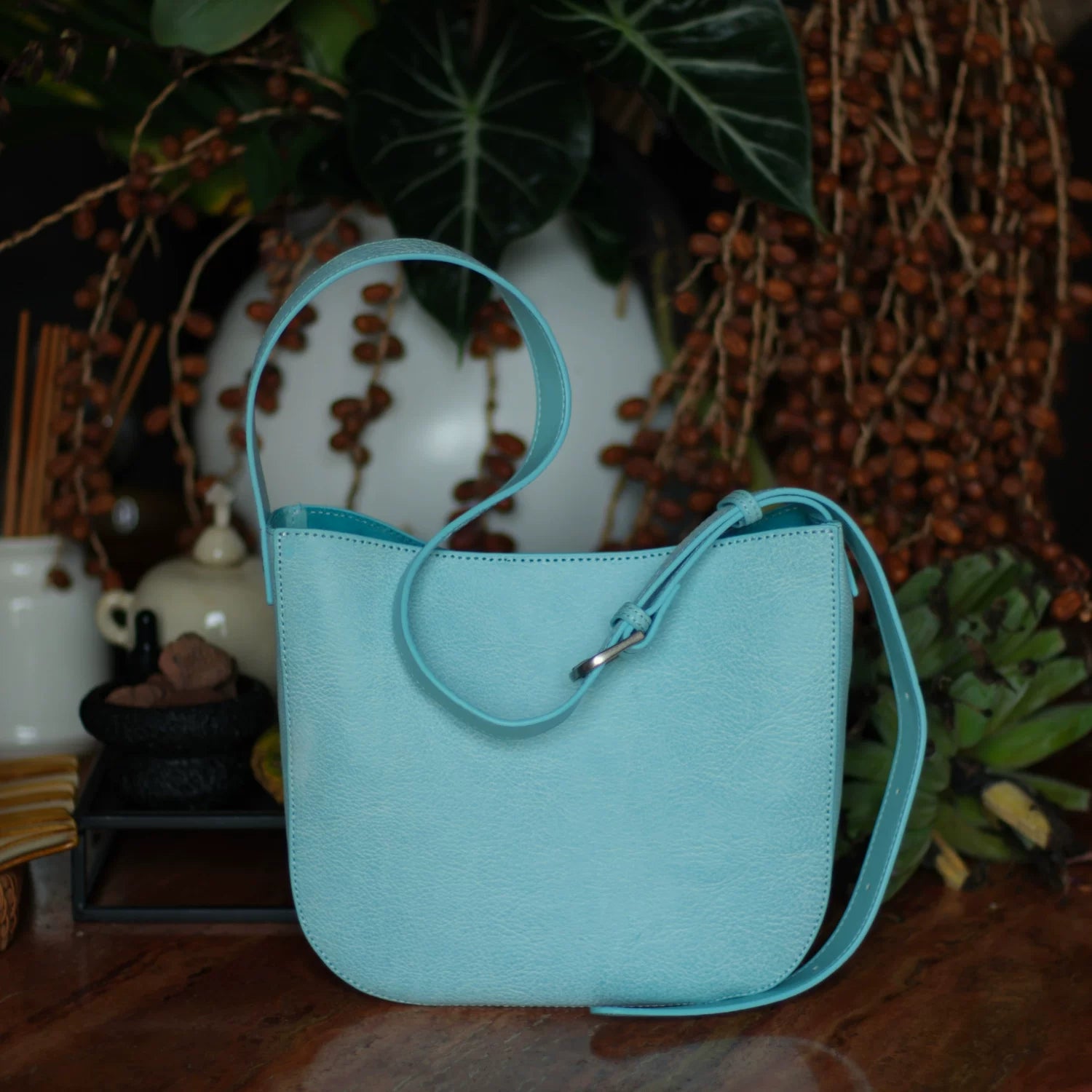 EZRO Premium Simple Leather Shoulder Crossbody Bag