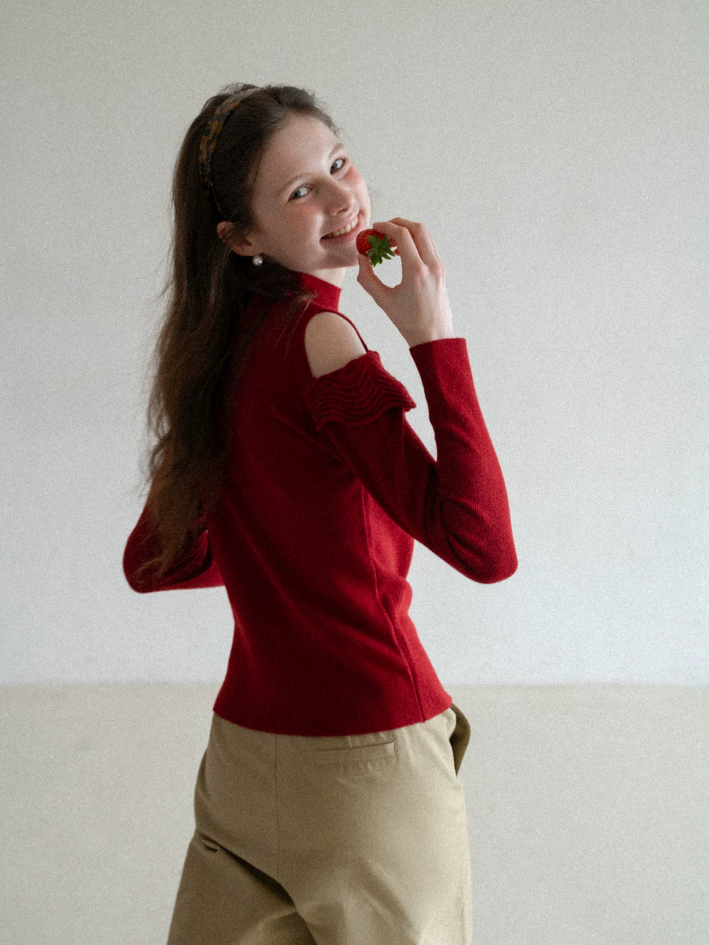 EGGKA Semi-turtleneck Wavy Edge Off-the-shoulder Long-sleeved Knitted Sweater
